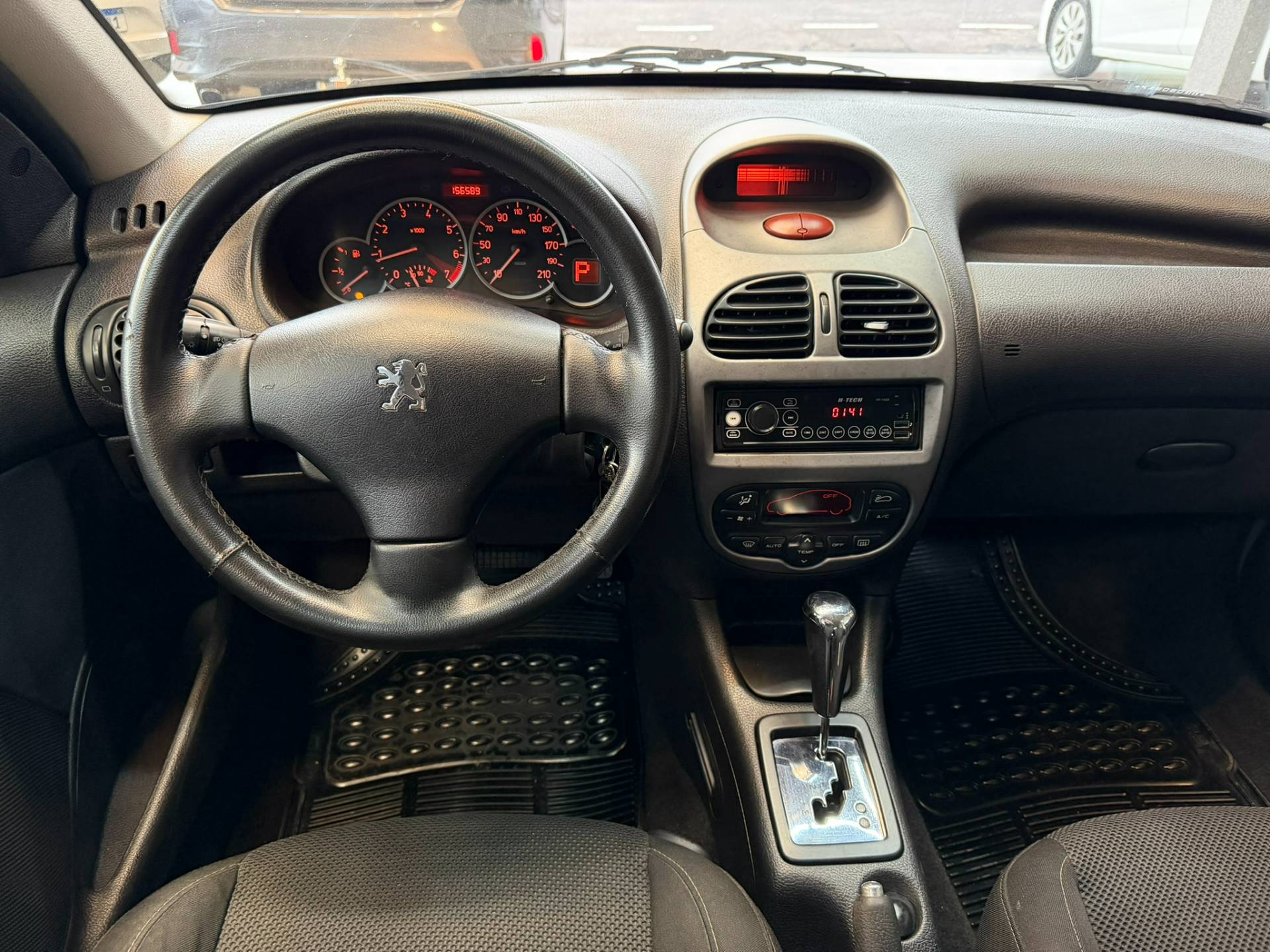 PEUGEOT 206