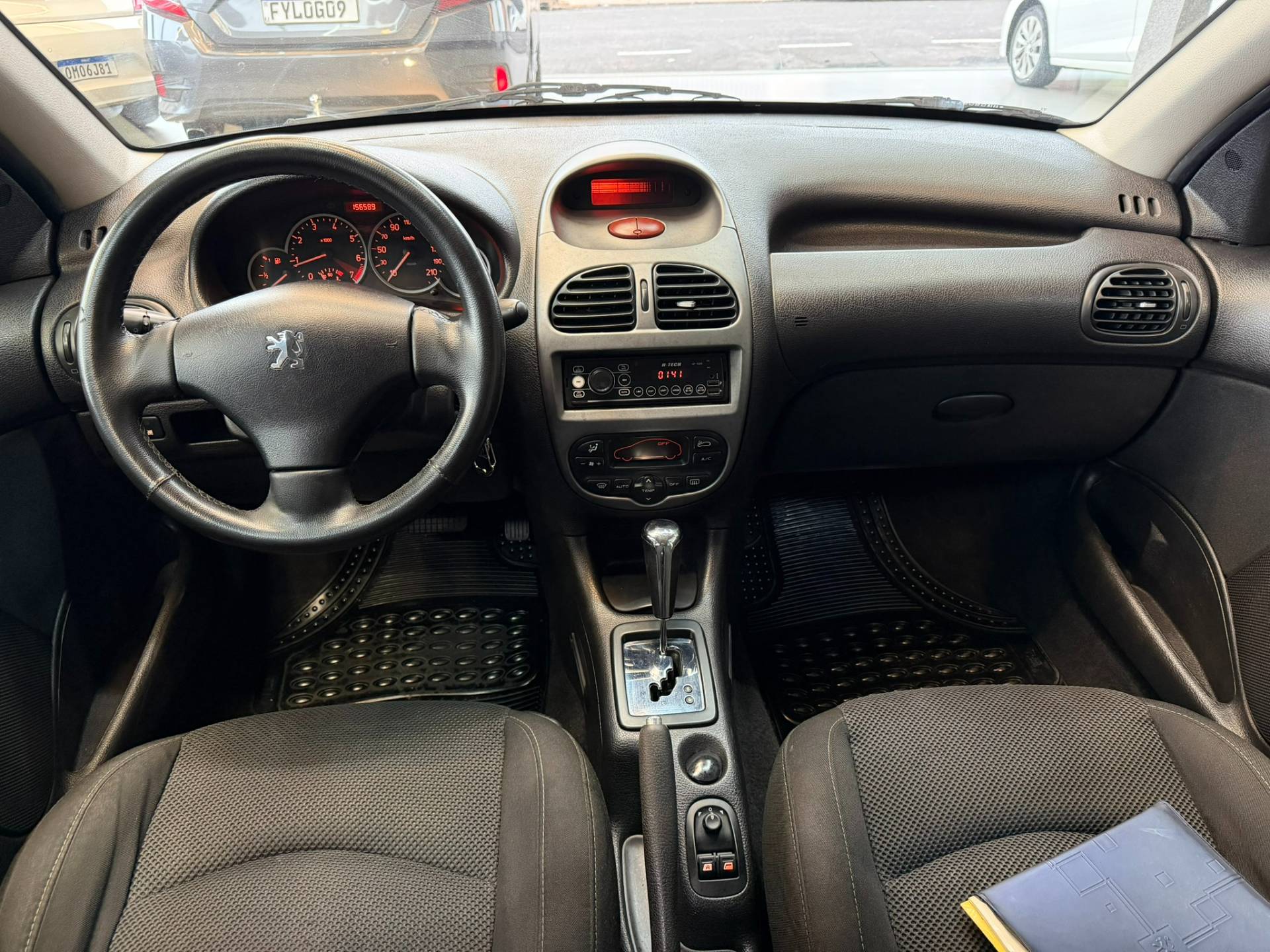 PEUGEOT 206