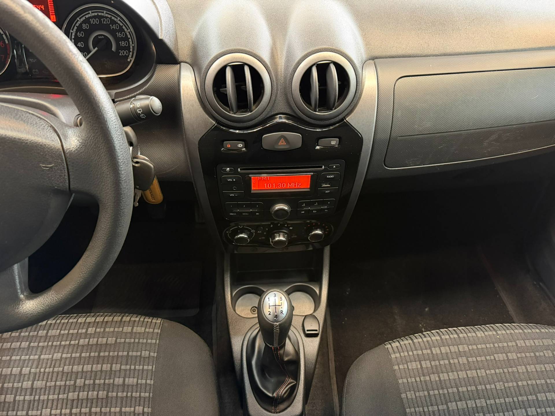 RENAULT SANDERO
