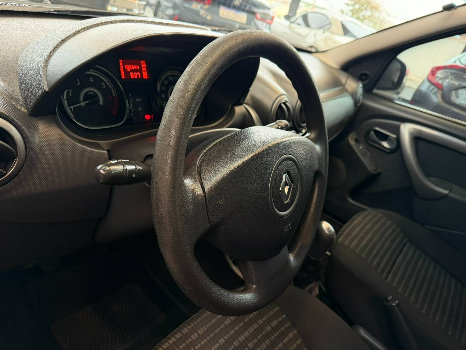 RENAULT SANDERO
