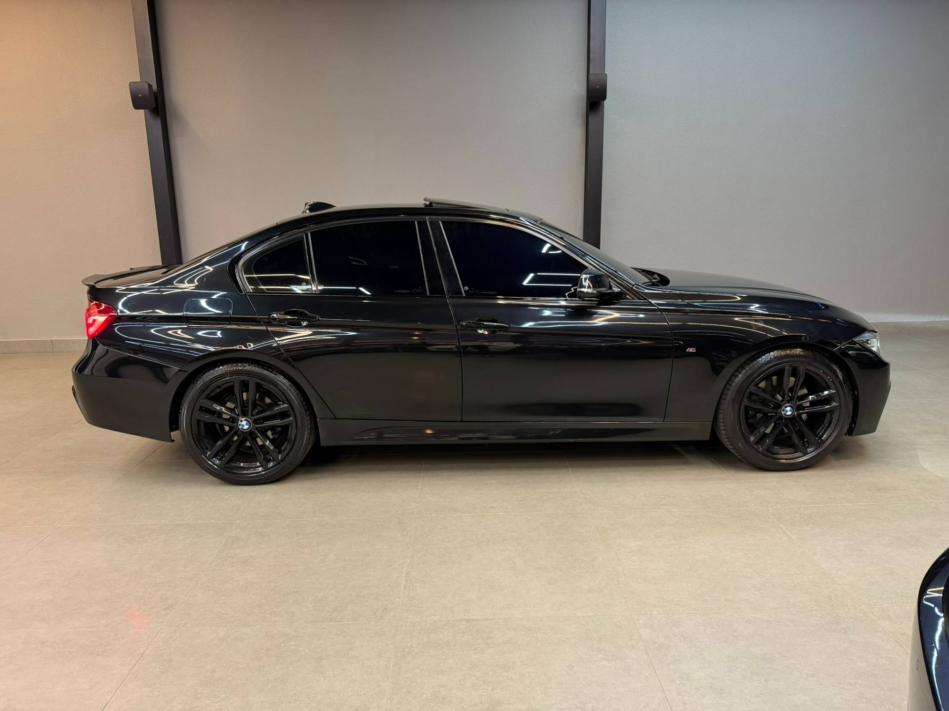 BMW 328i
