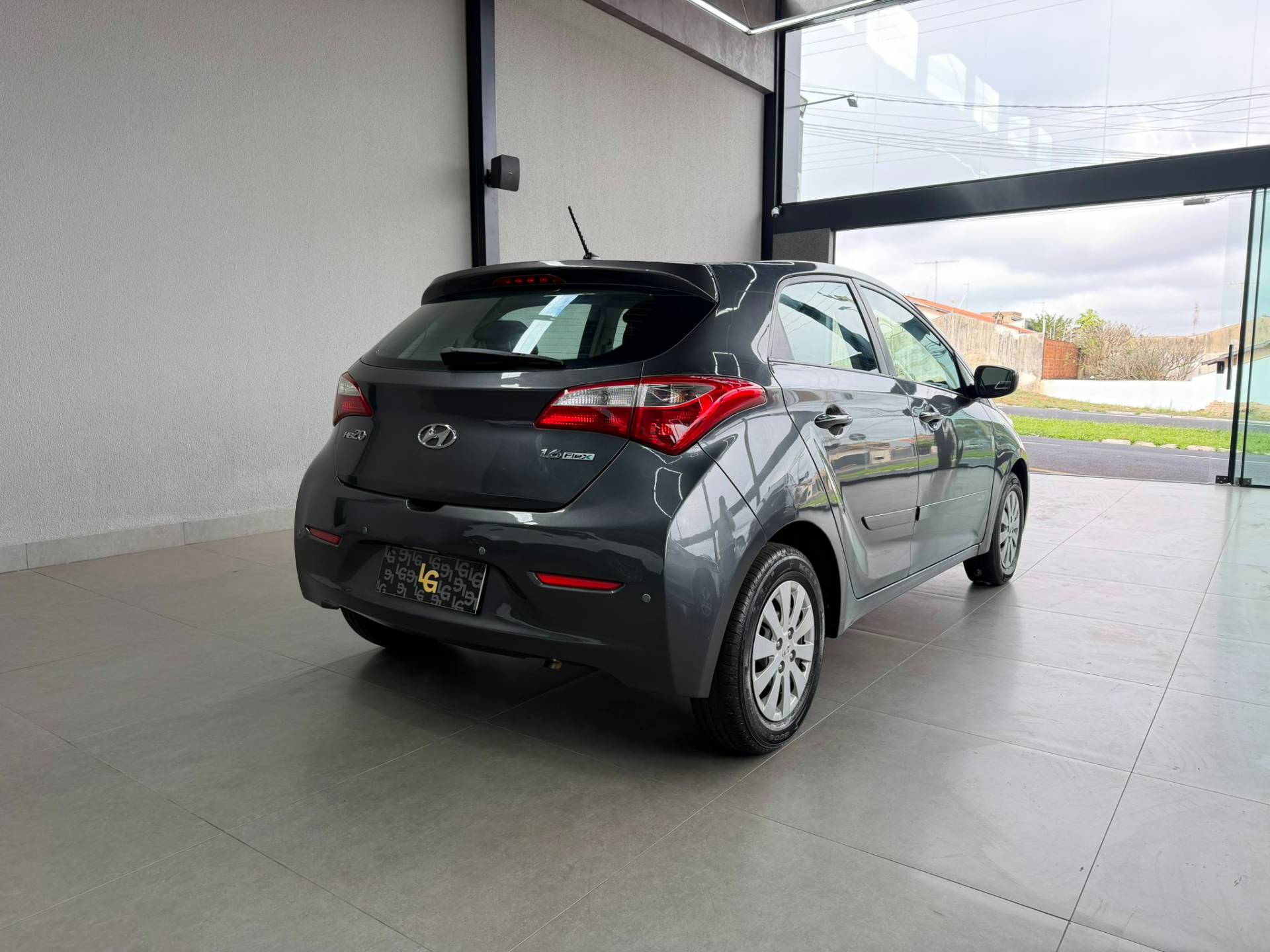 HYUNDAI HB20
