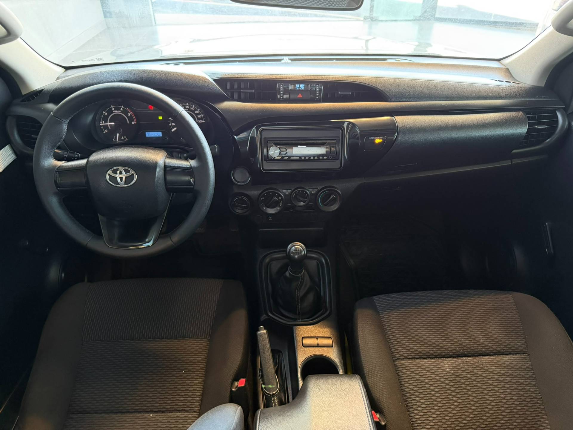 TOYOTA HILUX