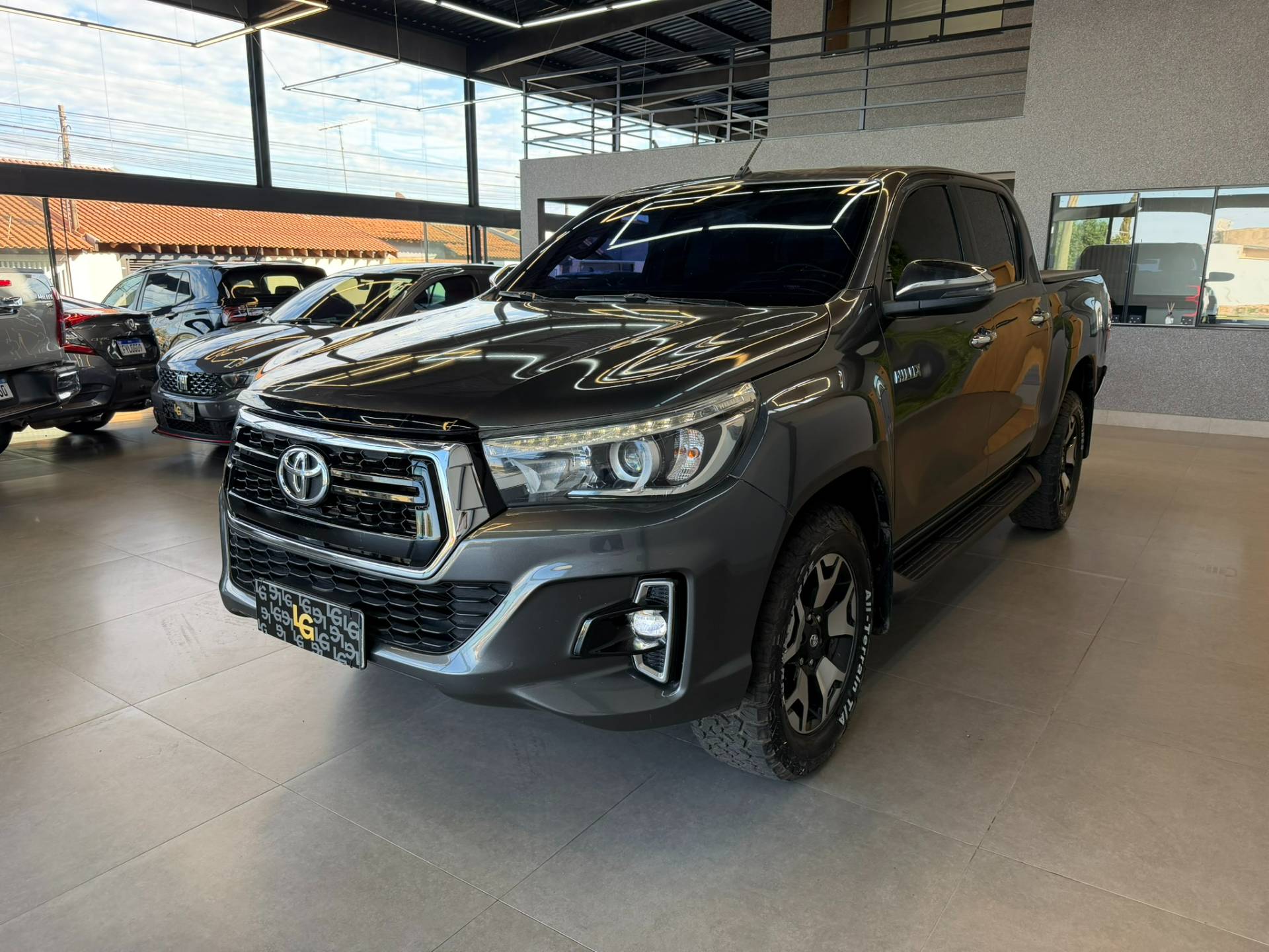 TOYOTA HILUX