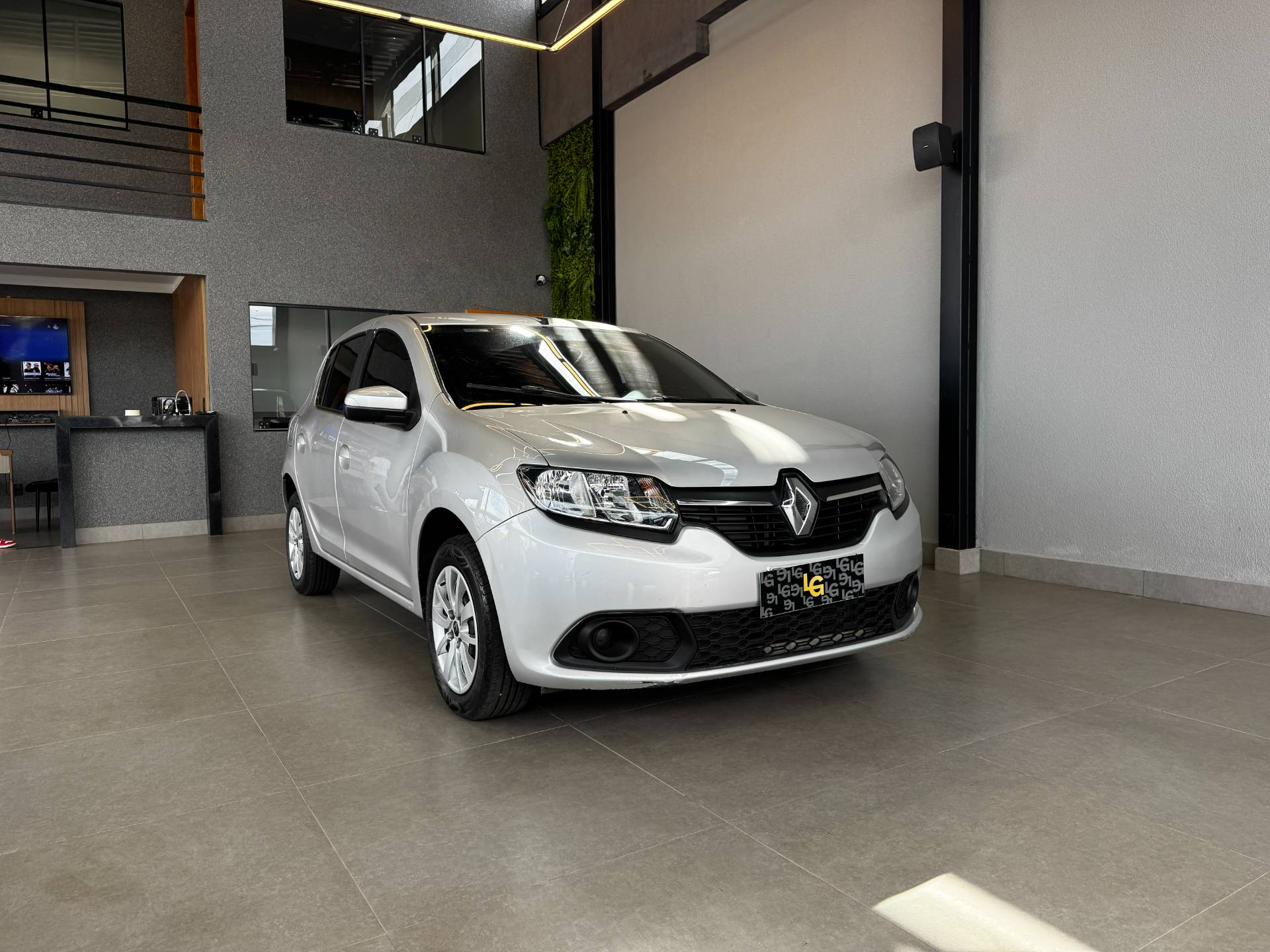 RENAULT SANDERO