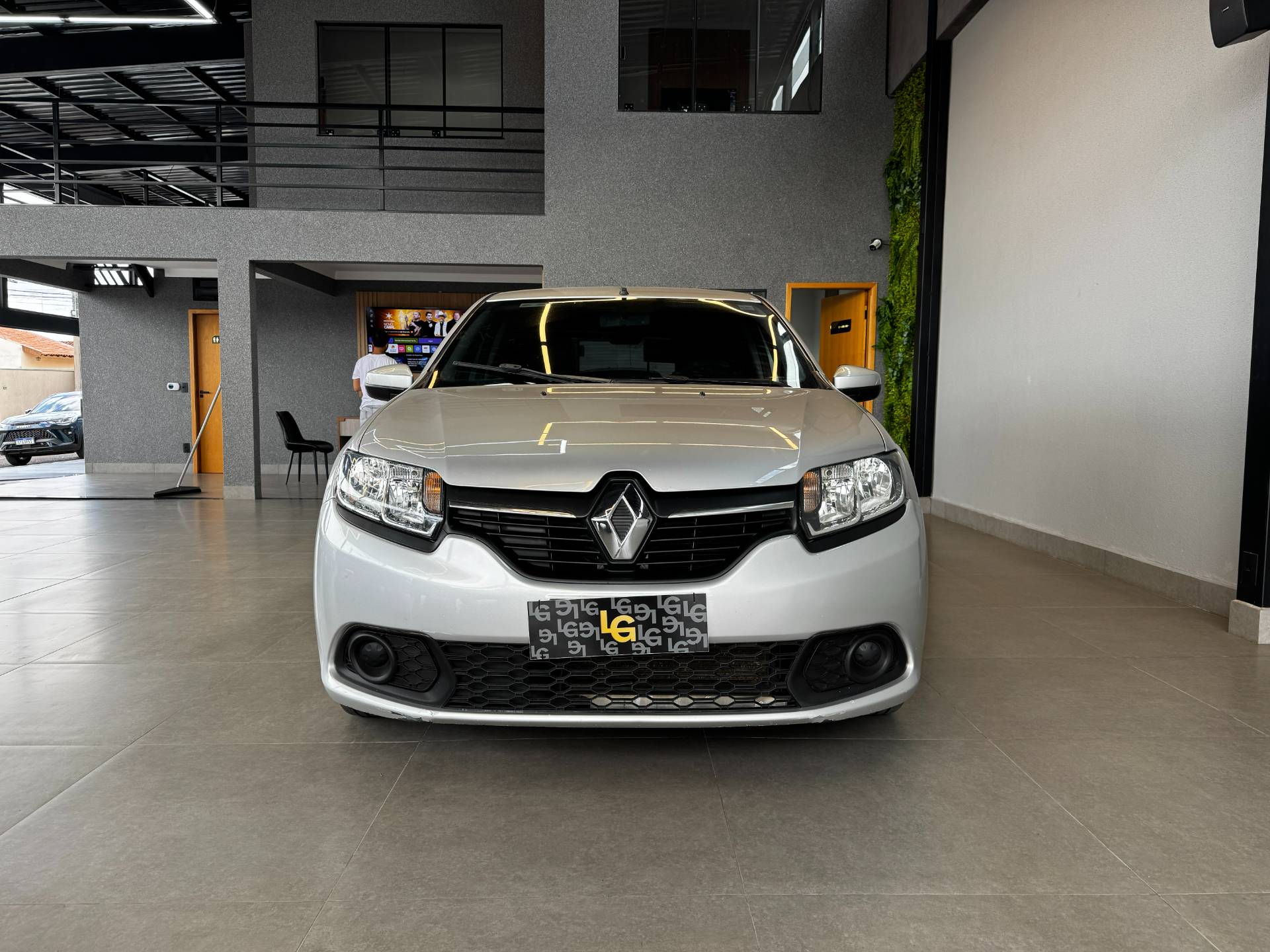 RENAULT SANDERO