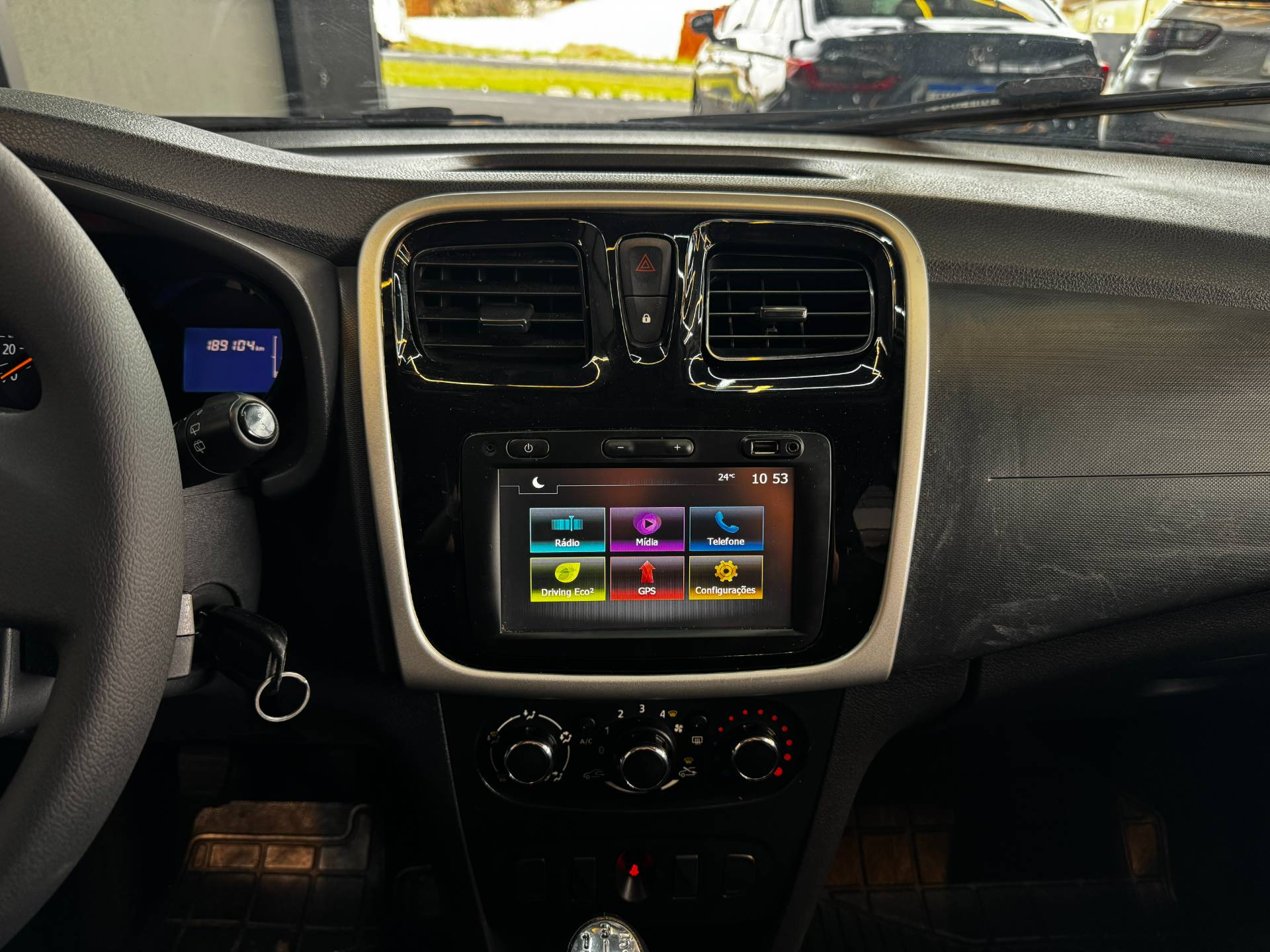 RENAULT SANDERO