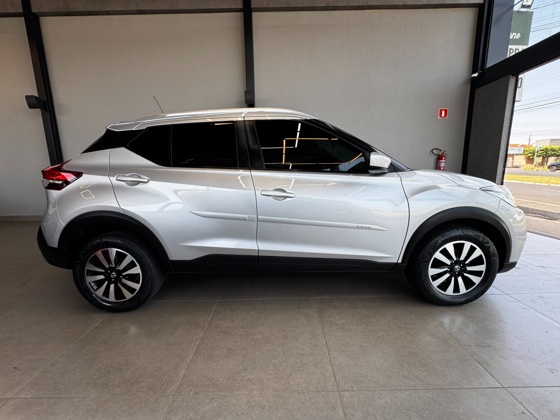 NISSAN KICKS