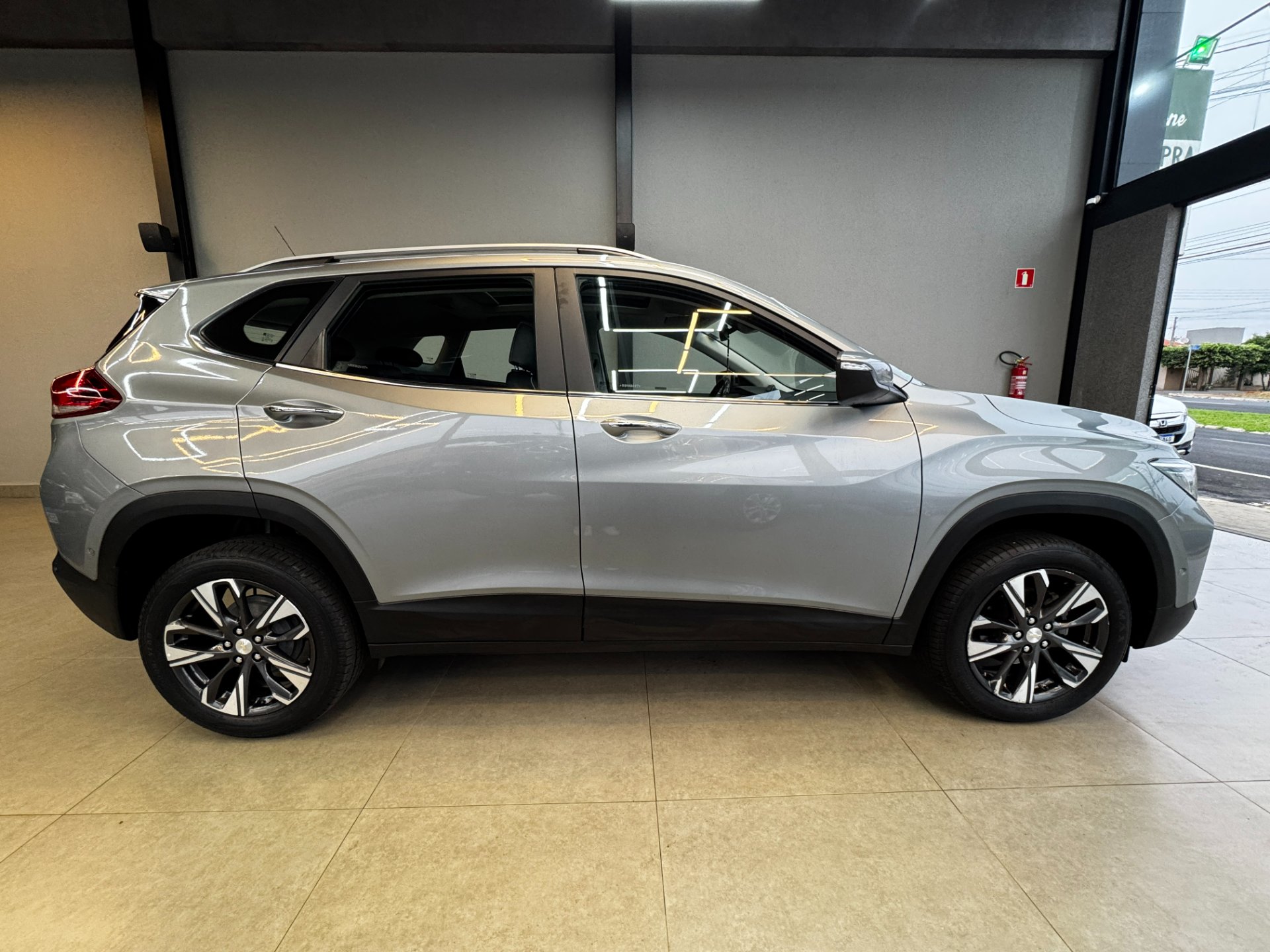 CHEVROLET TRACKER