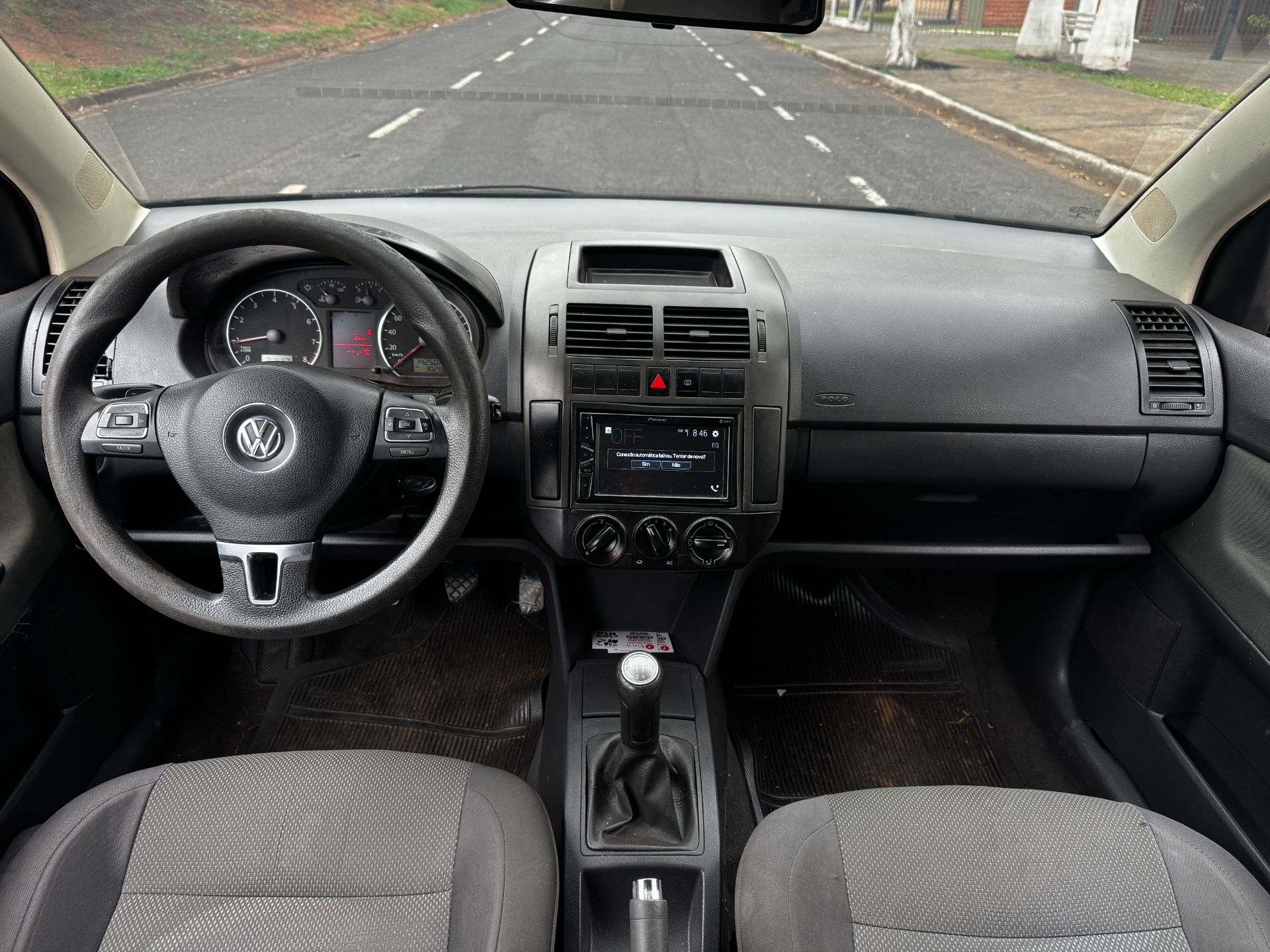 VOLKSWAGEN POLO