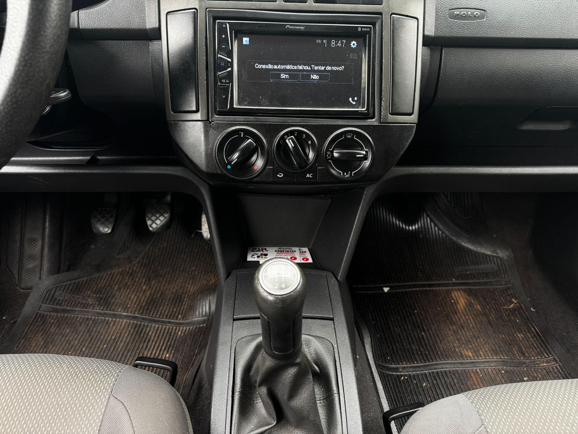 VOLKSWAGEN POLO