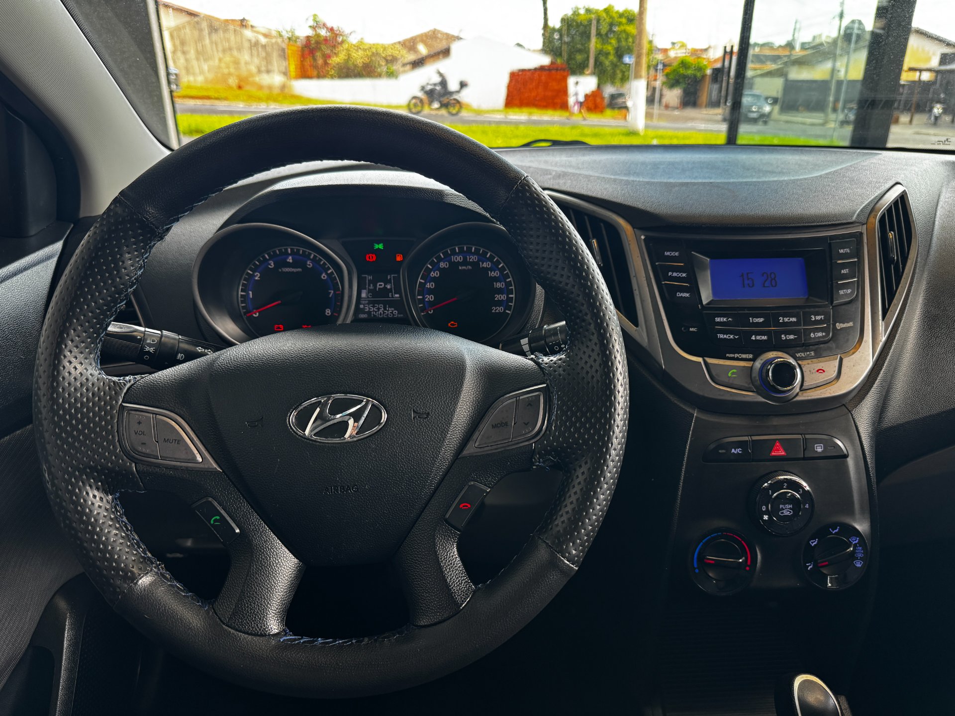 HYUNDAI HB20S