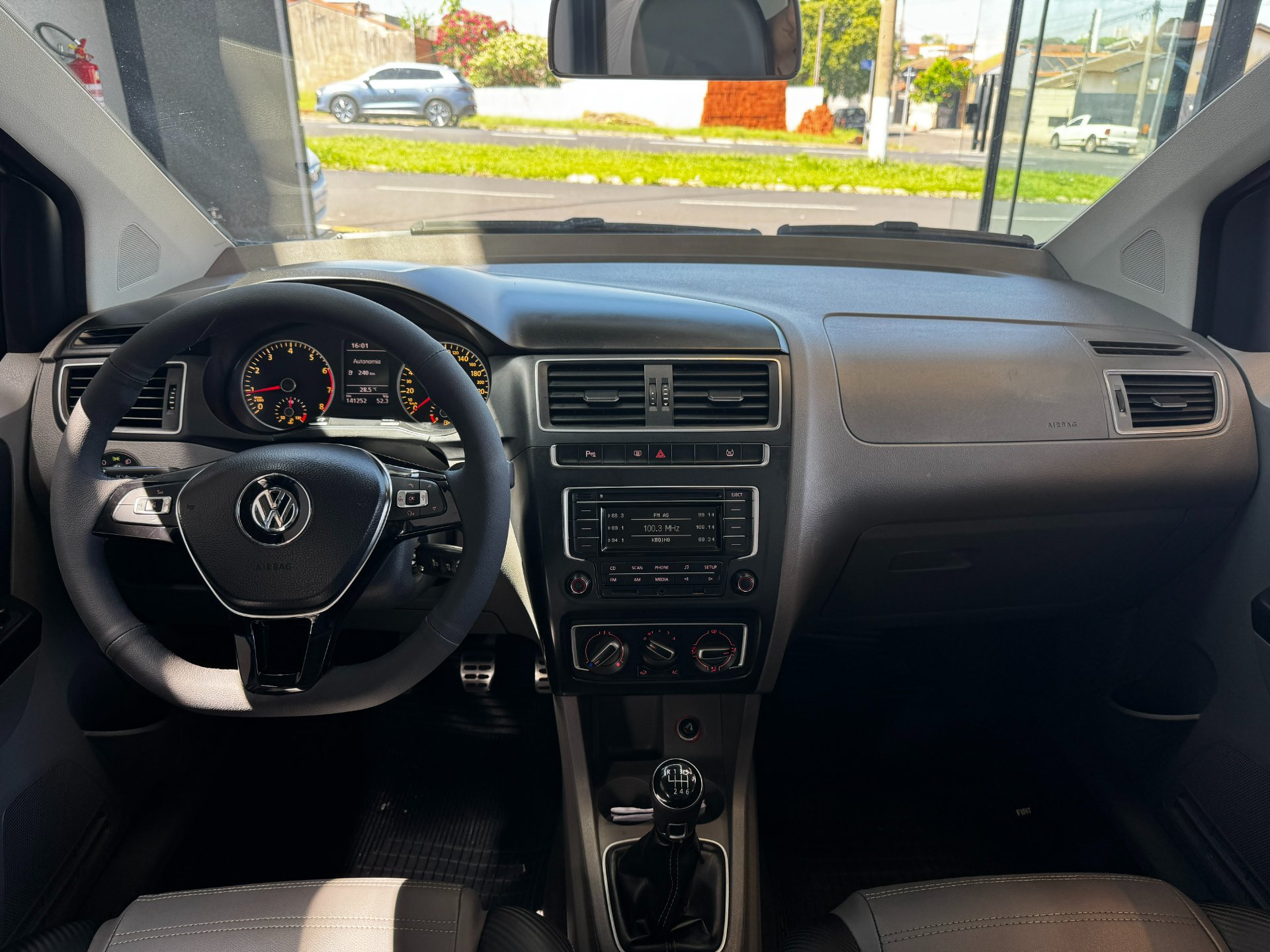 VOLKSWAGEN FOX