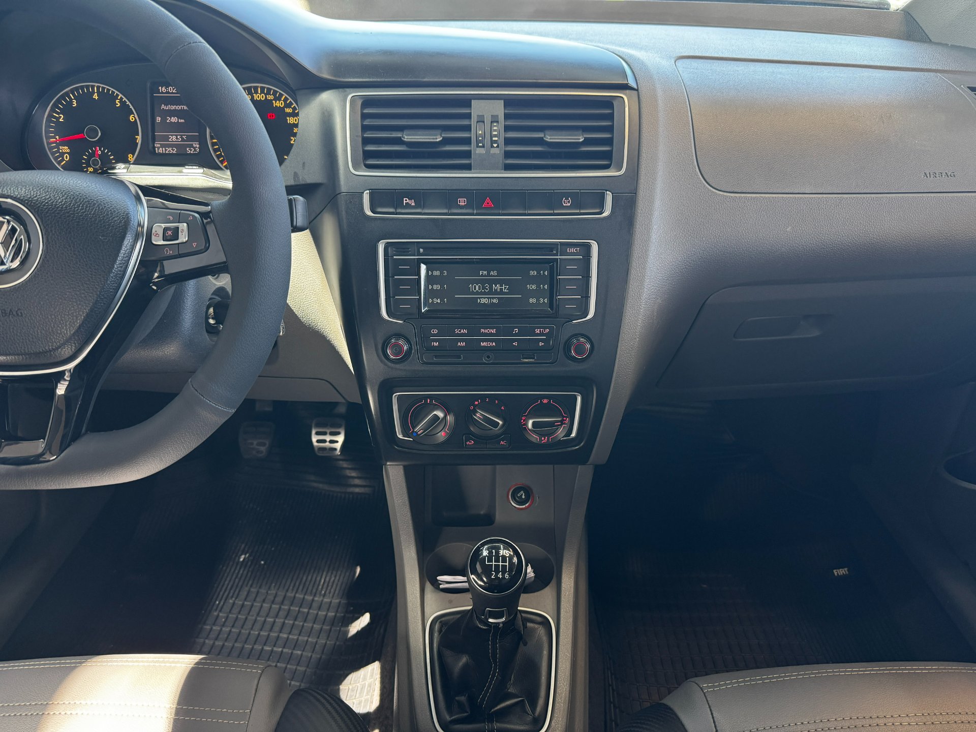 VOLKSWAGEN FOX