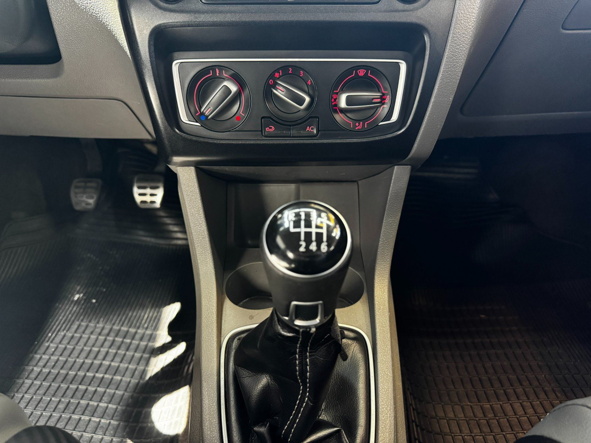 VOLKSWAGEN FOX