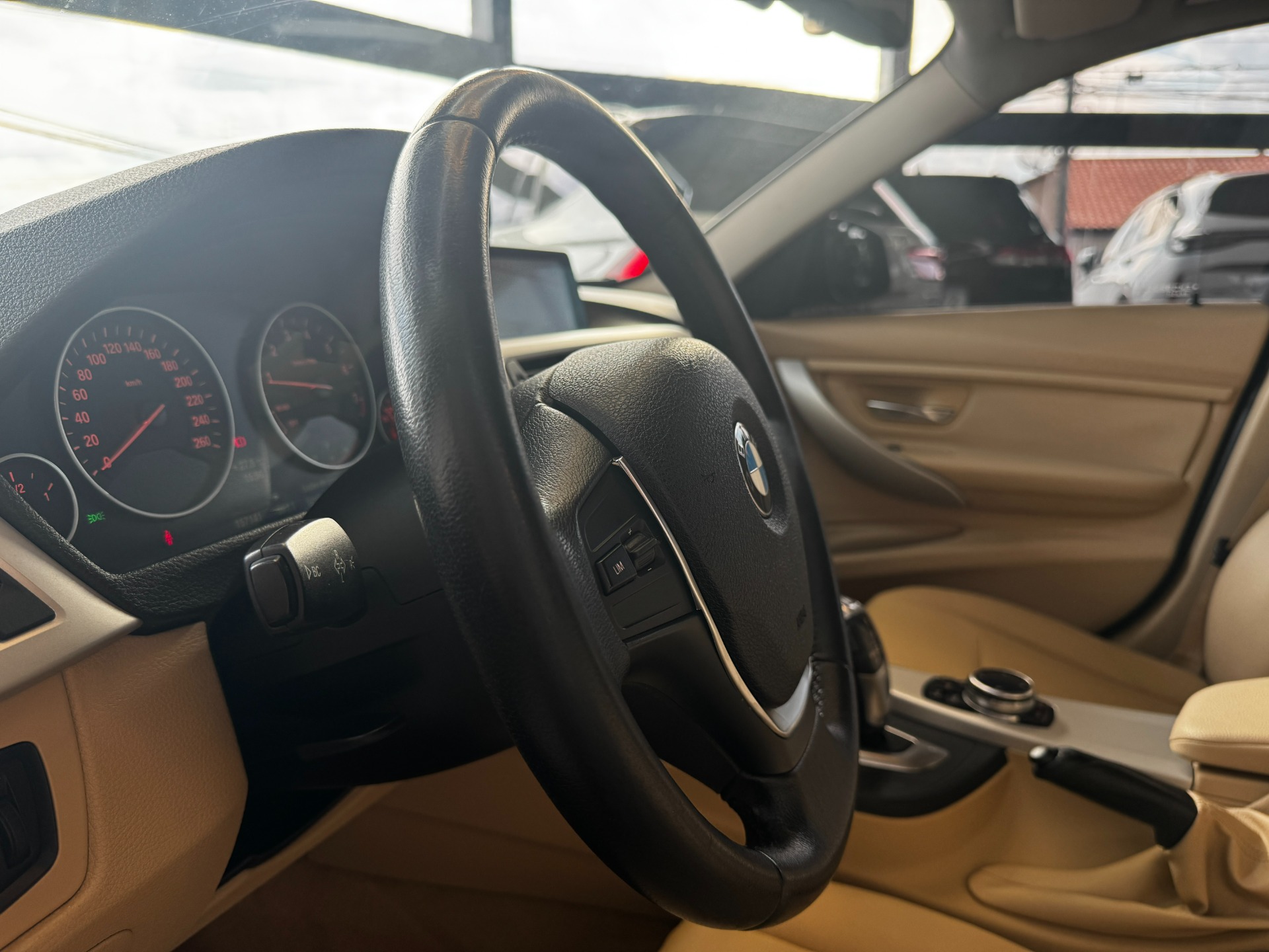 BMW 320i