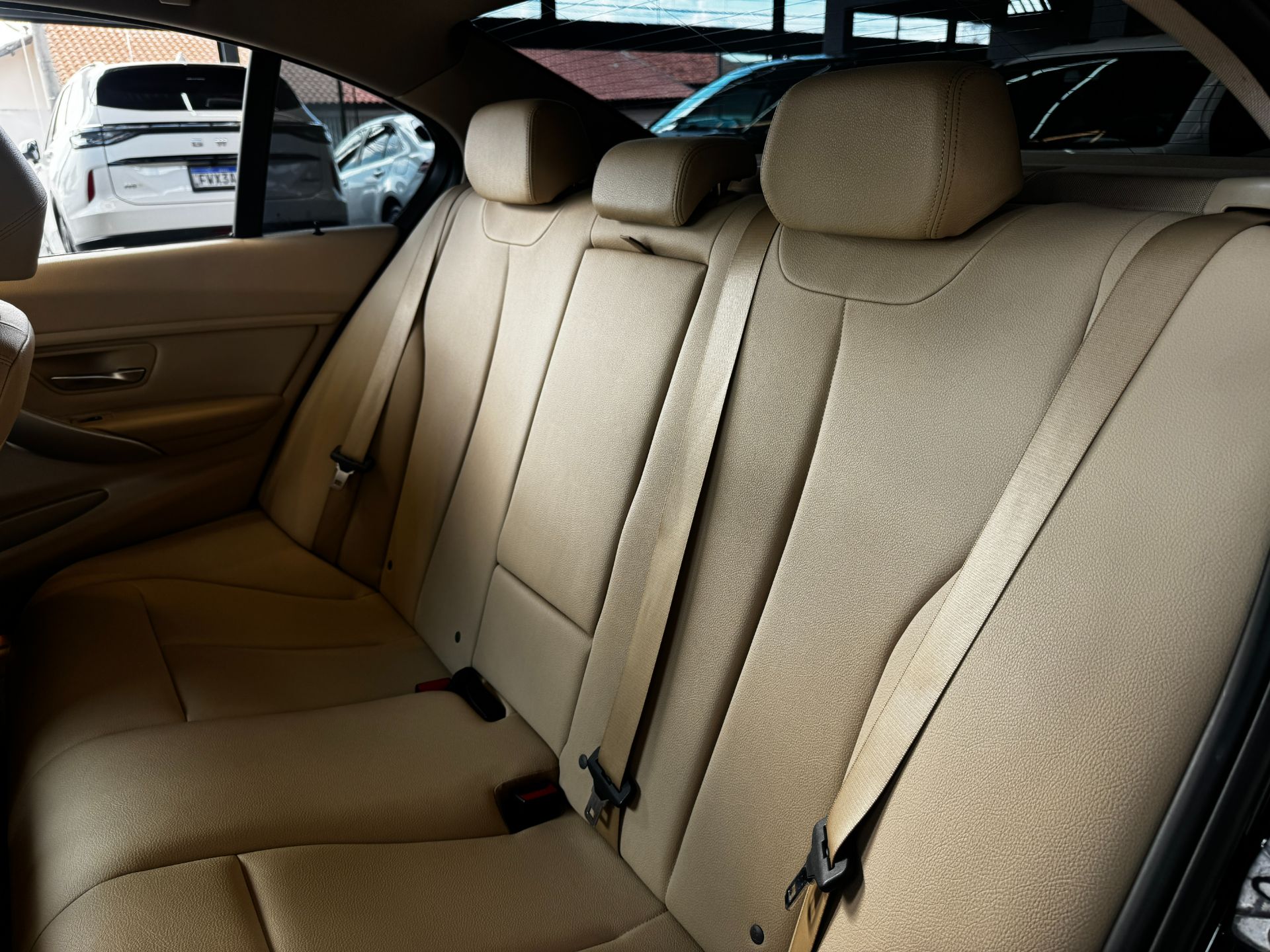BMW 320i