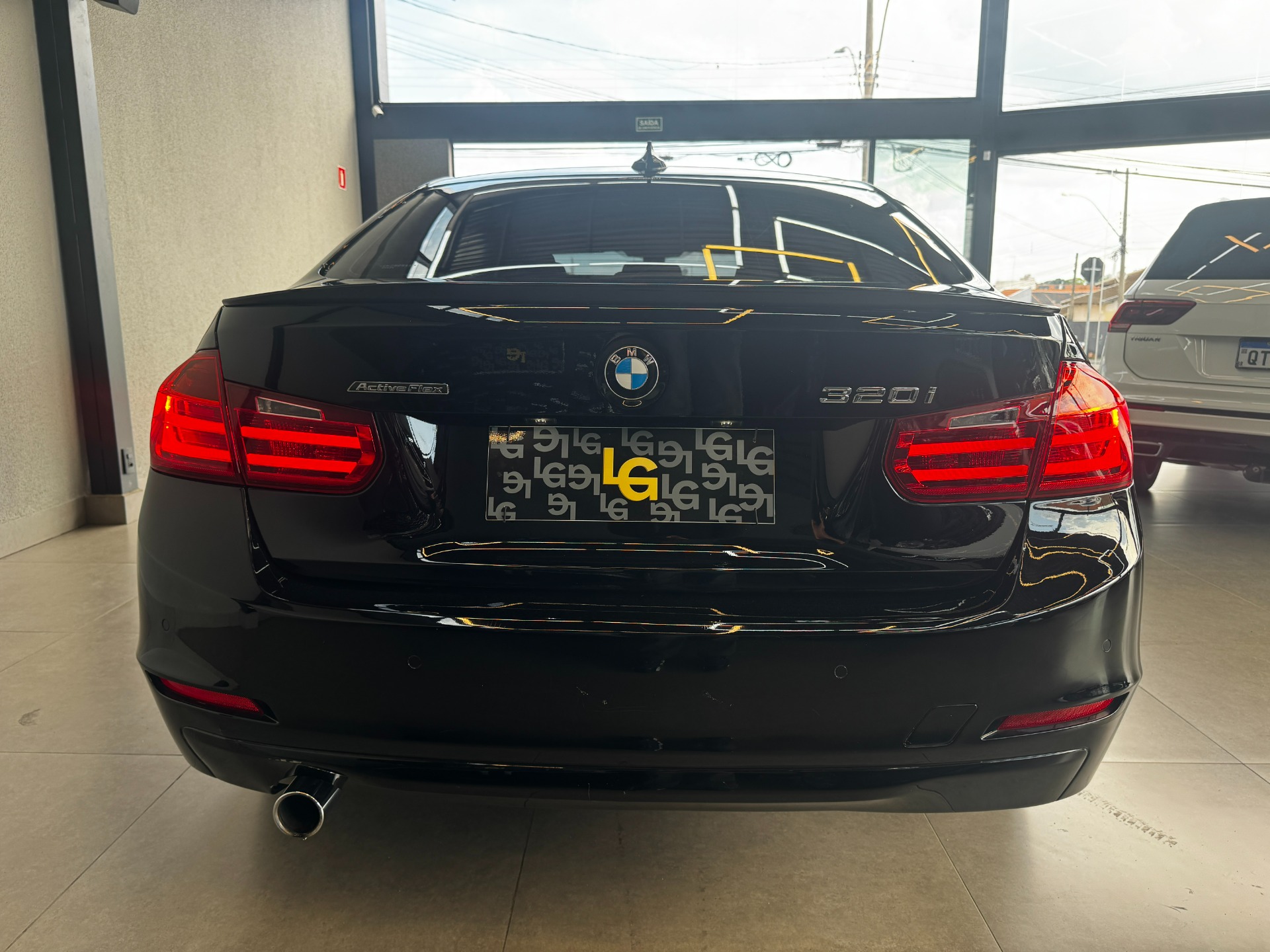 BMW 320i