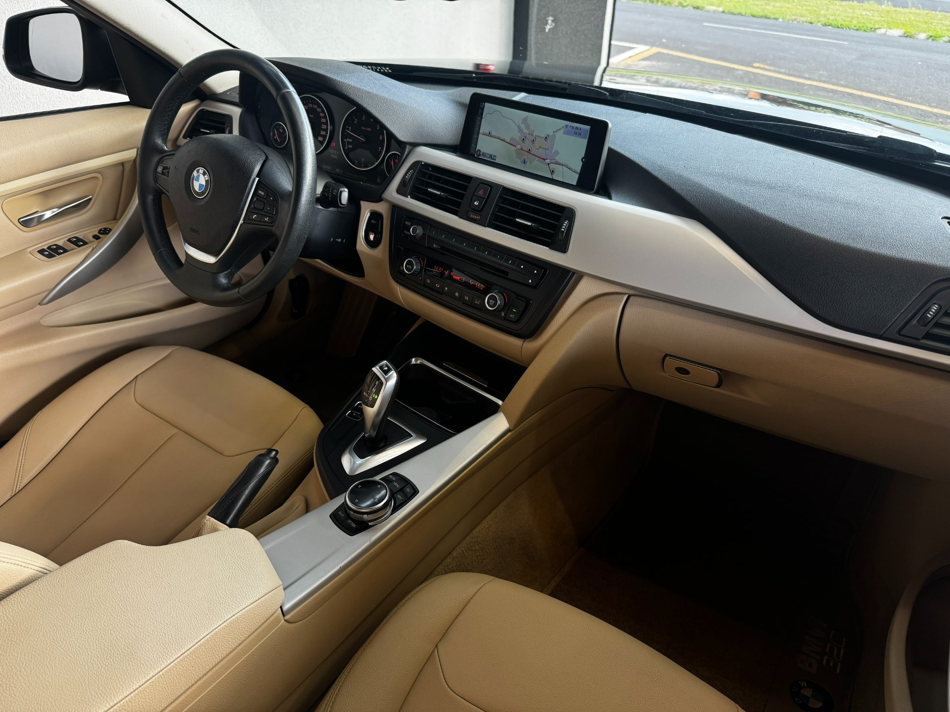 BMW 320i