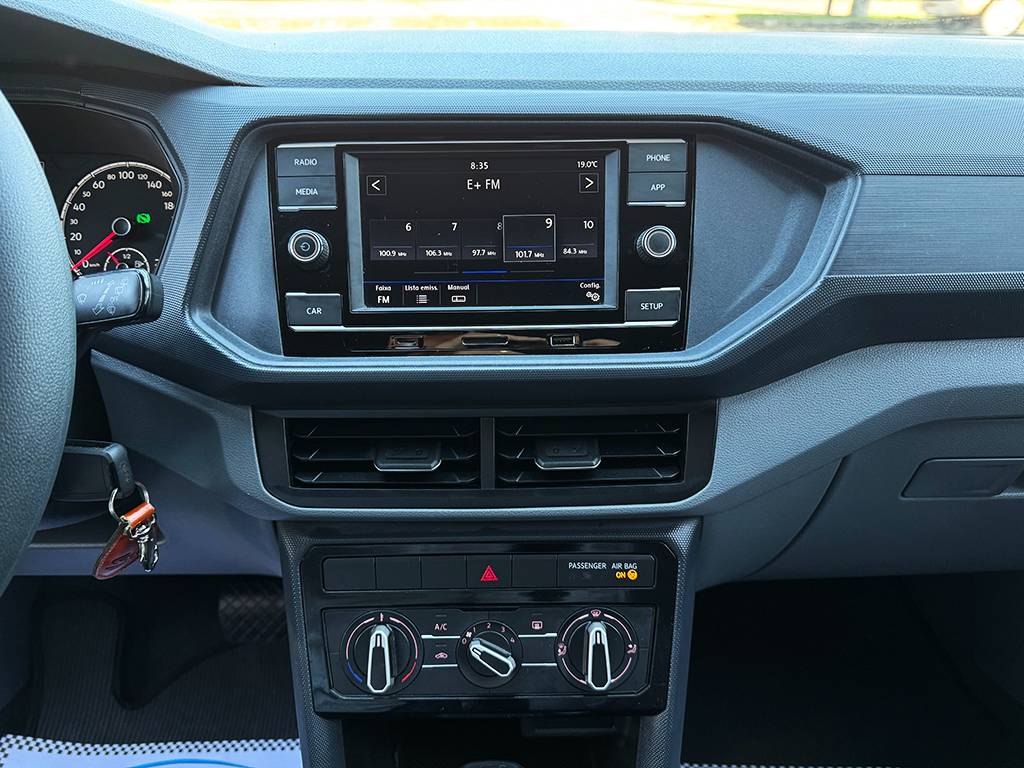 VOLKSWAGEN T-CROSS