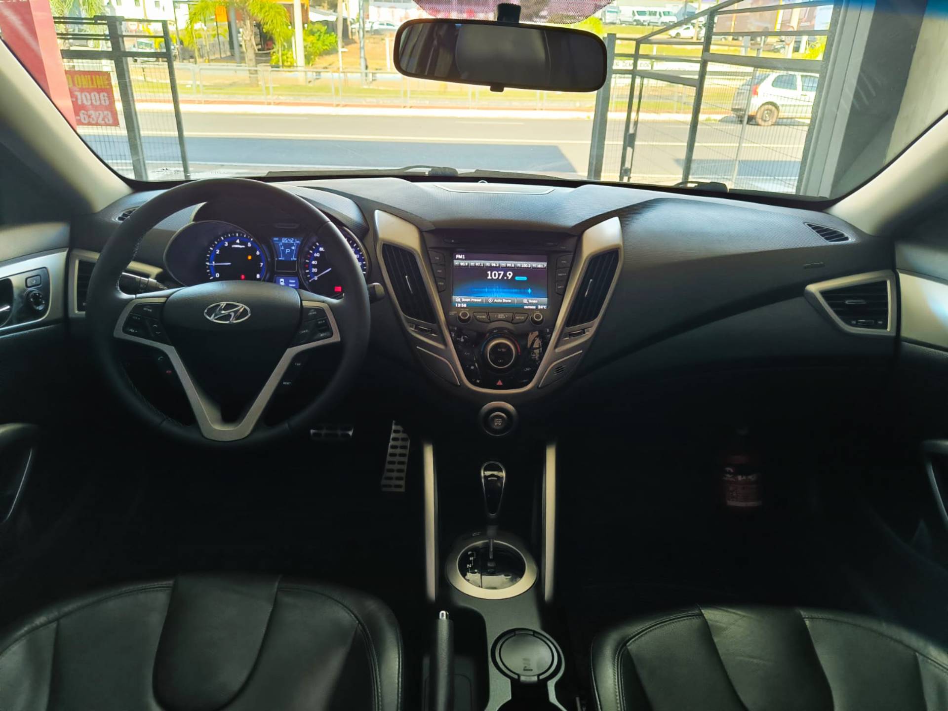 HYUNDAI VELOSTER