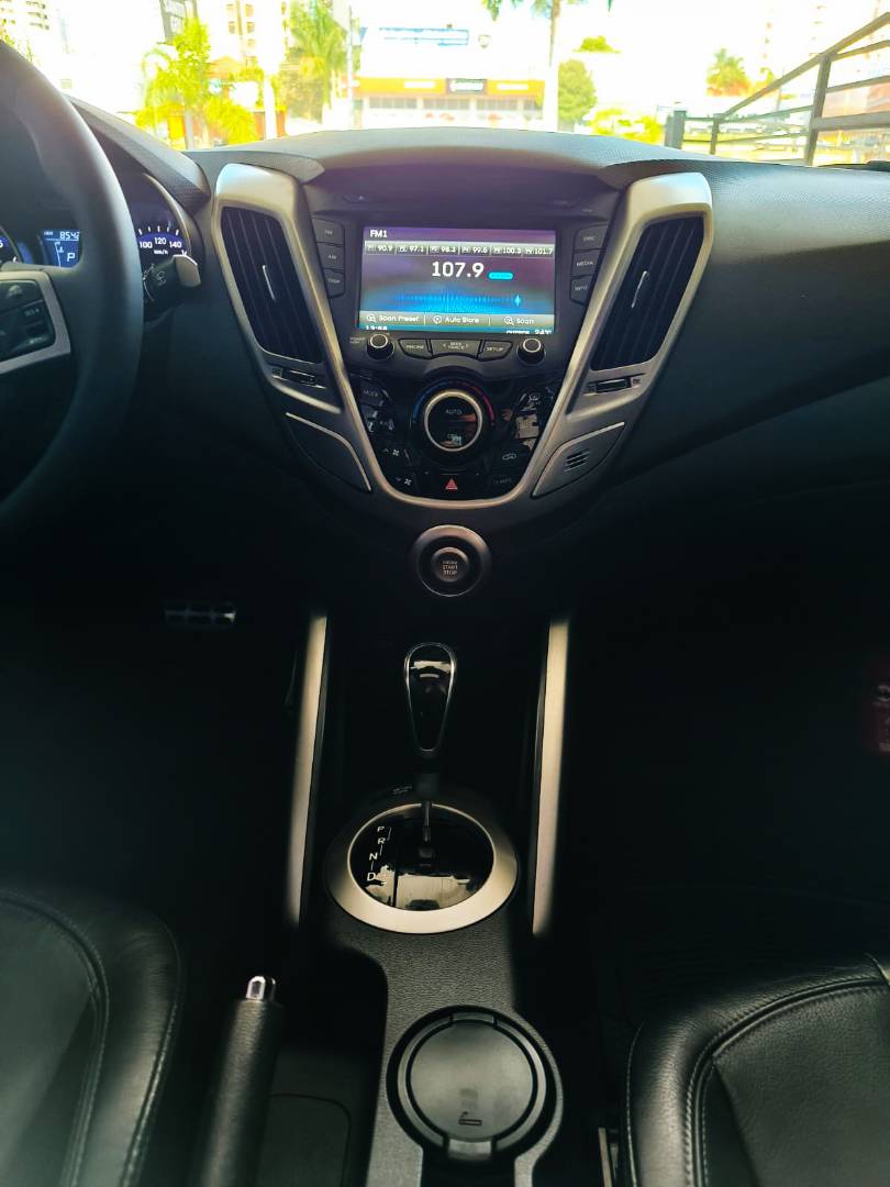 HYUNDAI VELOSTER