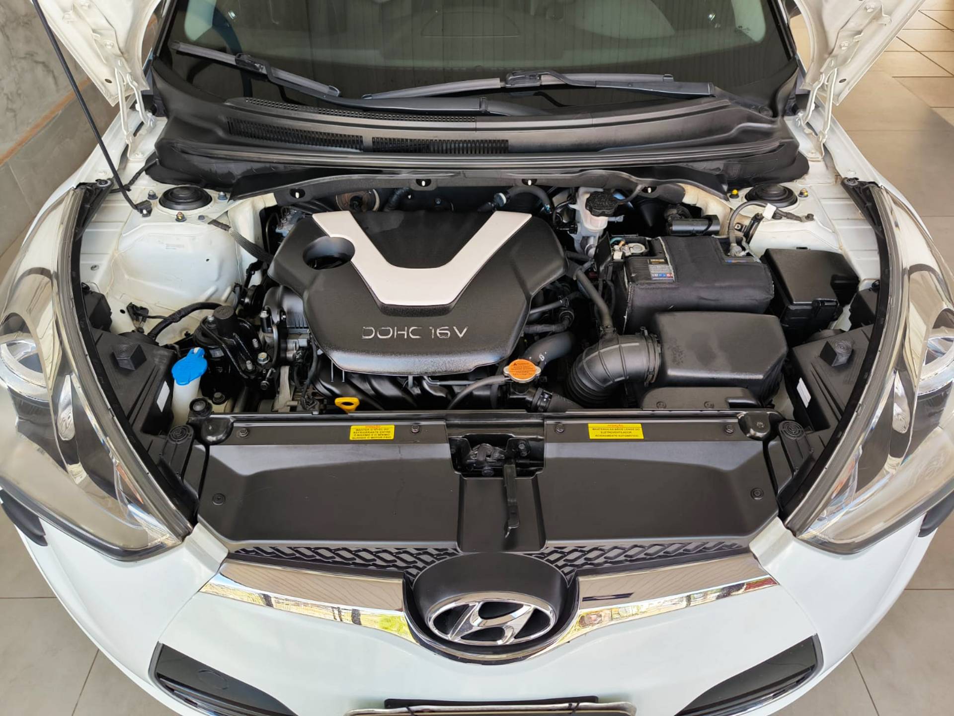 HYUNDAI VELOSTER