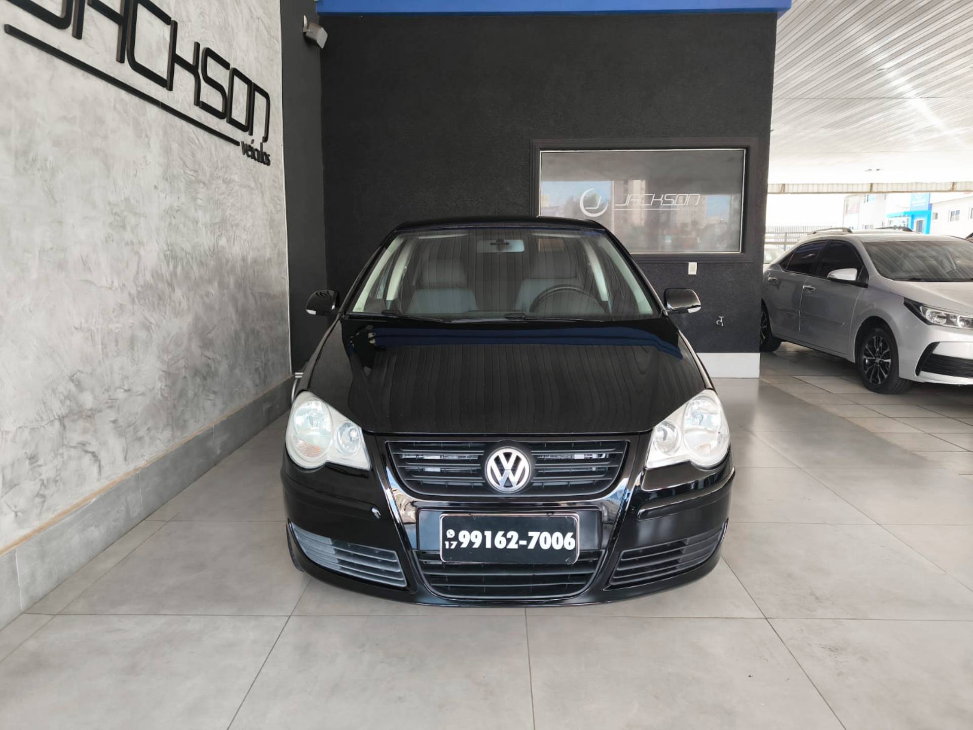VOLKSWAGEN POLO SEDAN
