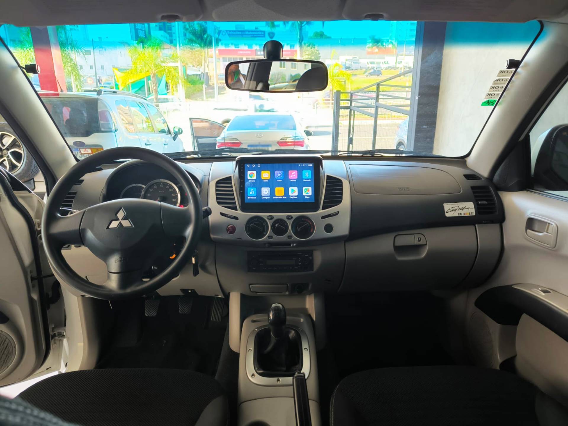 MITSUBISHI L200 TRITON