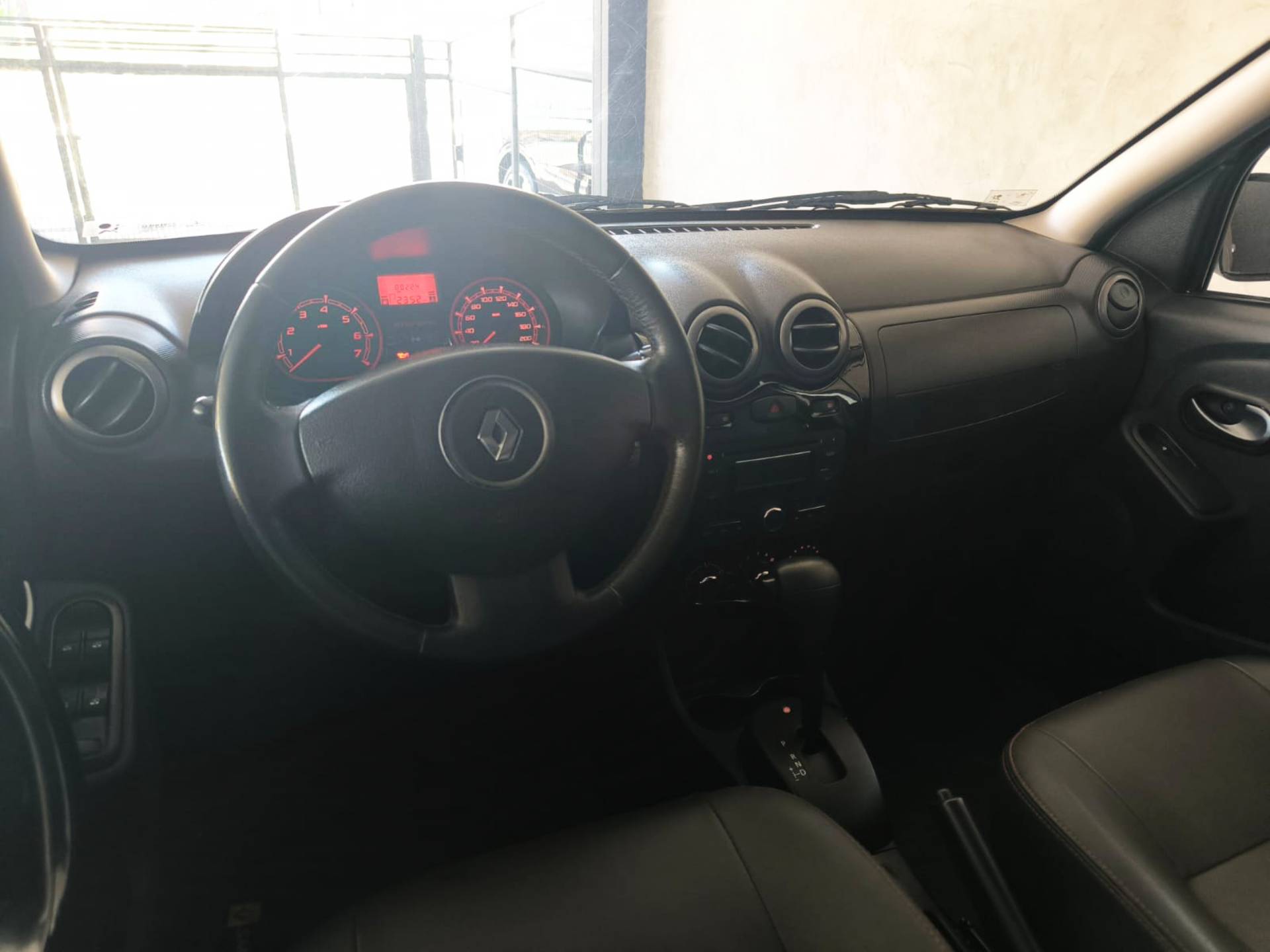 RENAULT SANDERO