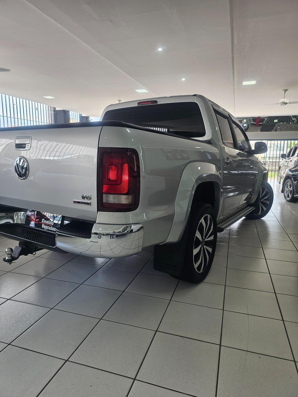 Car Image 9