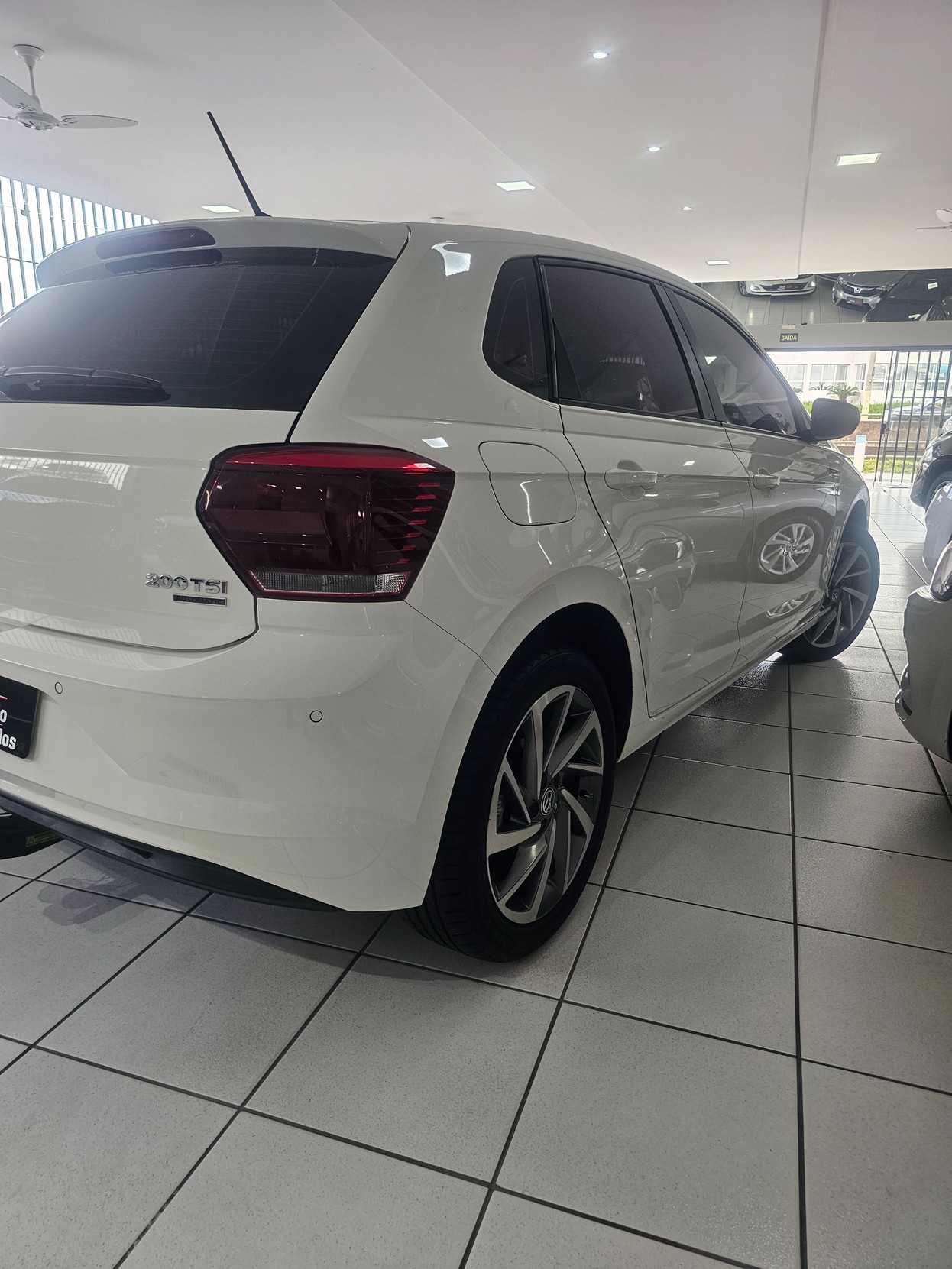 Car Image 9