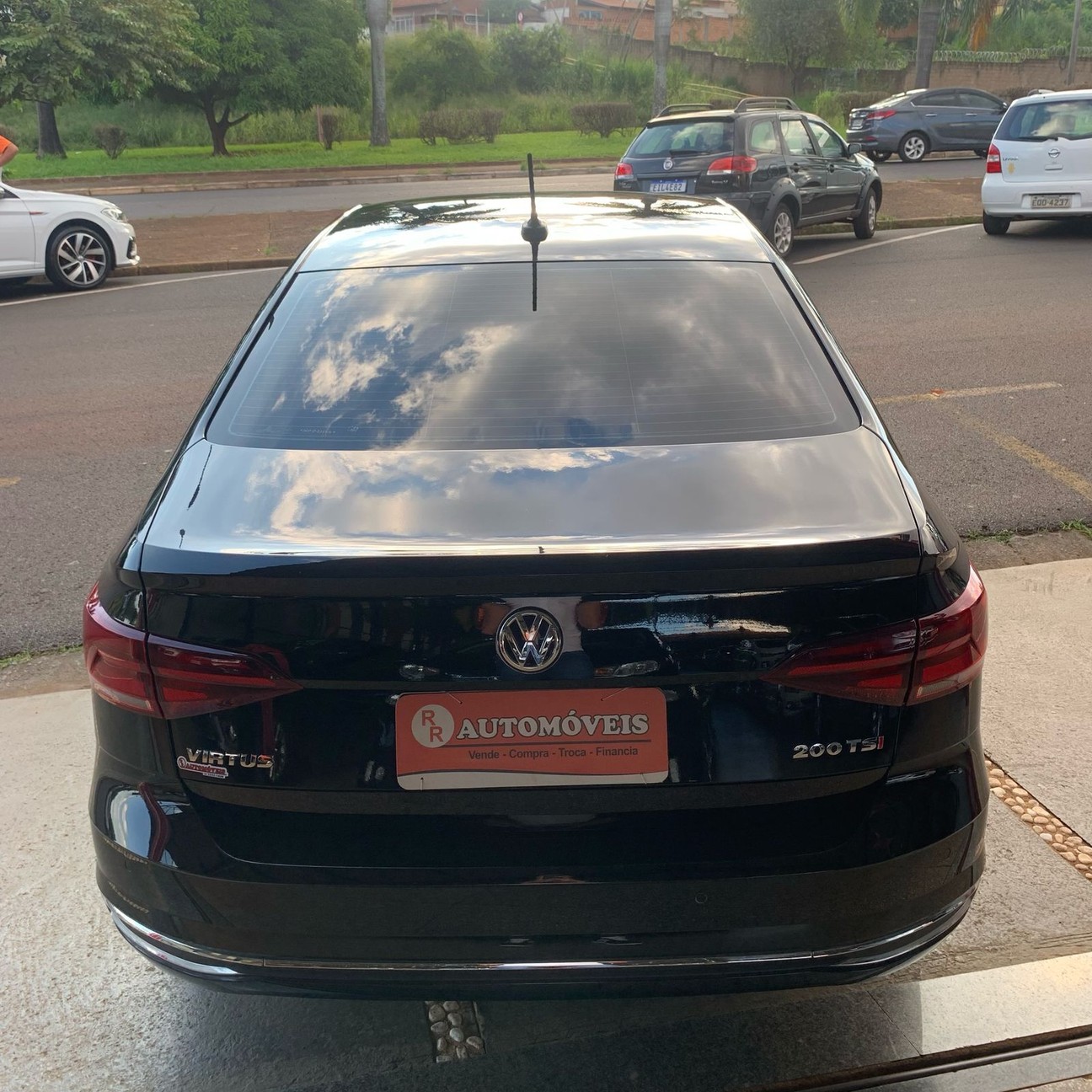 VOLKSWAGEN VIRTUS