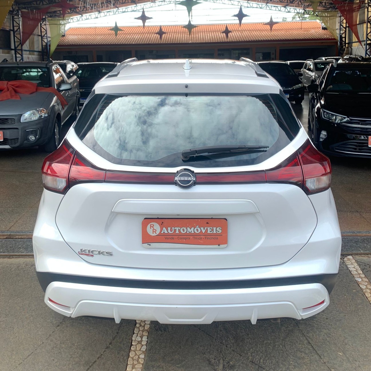 NISSAN KICKS