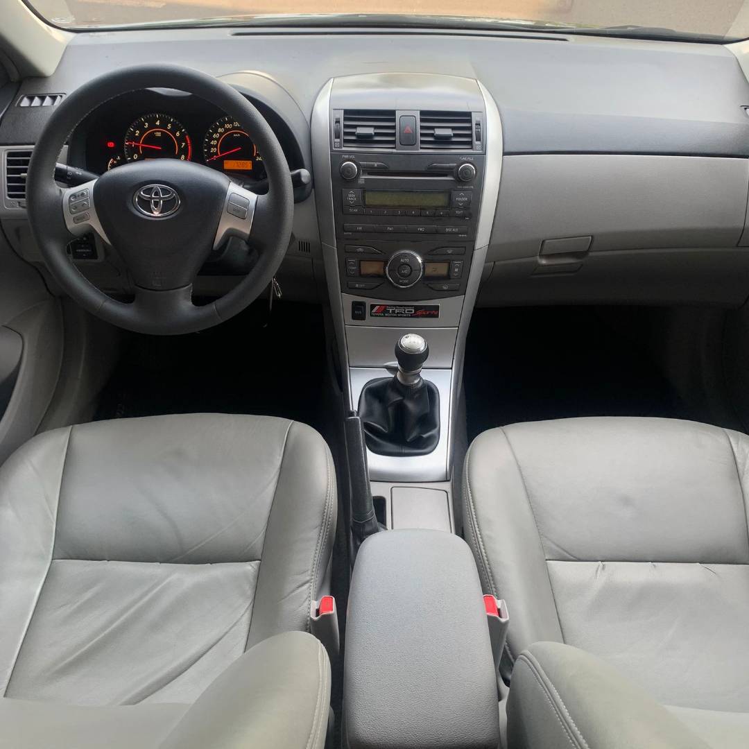 TOYOTA COROLLA