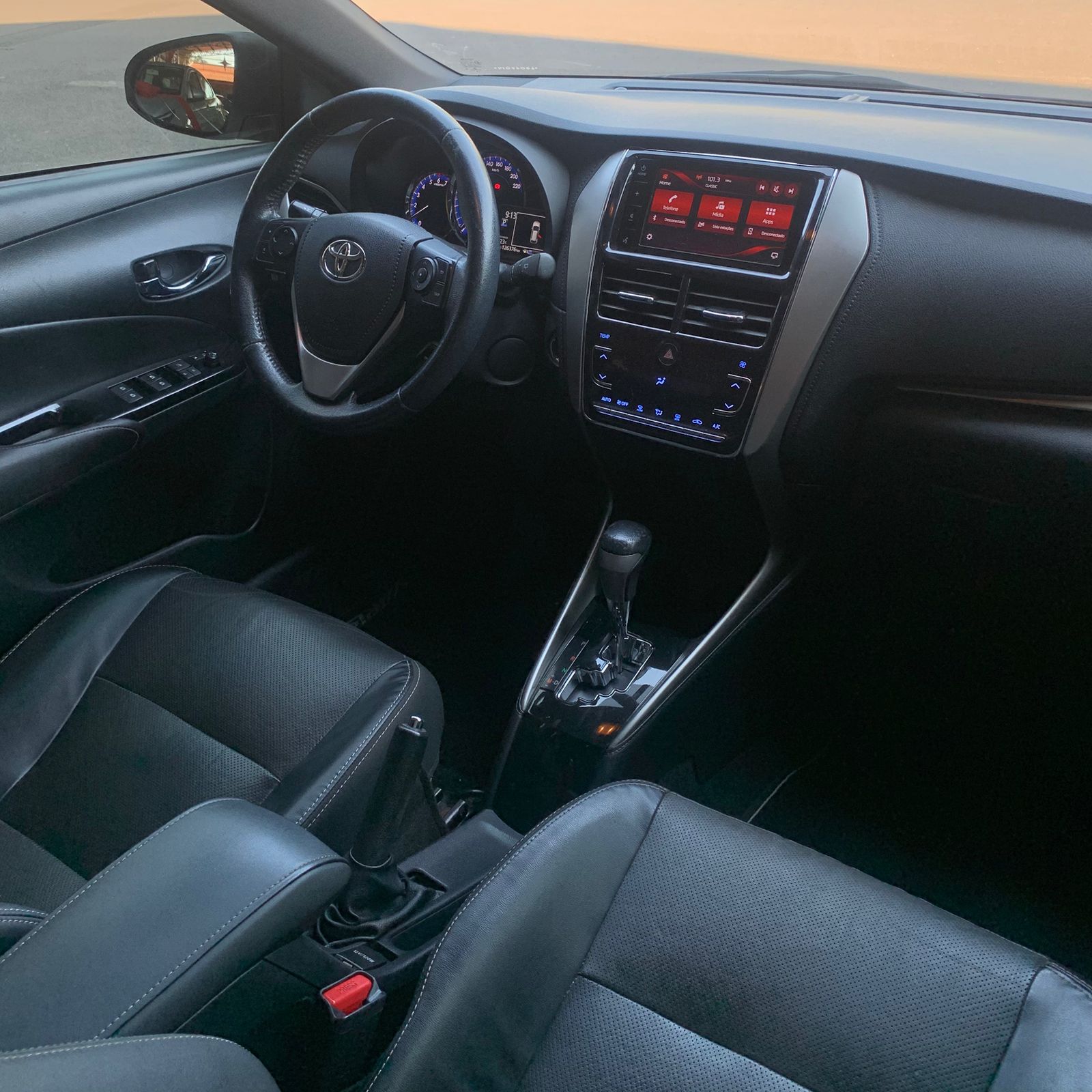 TOYOTA YARIS