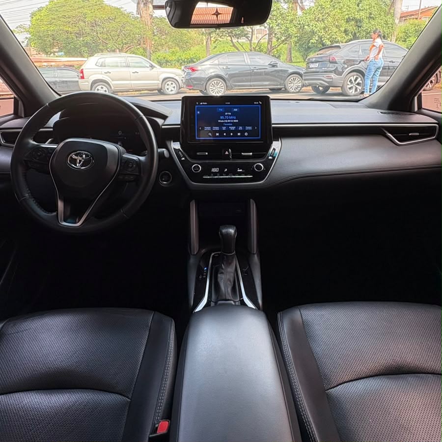 TOYOTA COROLLA CROSS