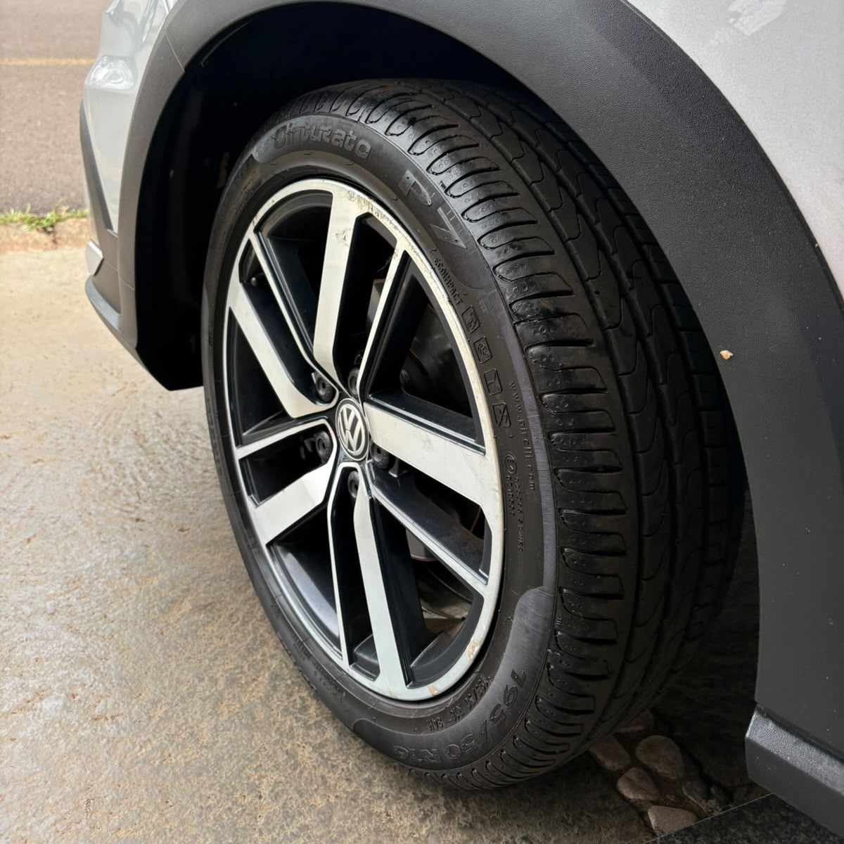 VOLKSWAGEN FOX