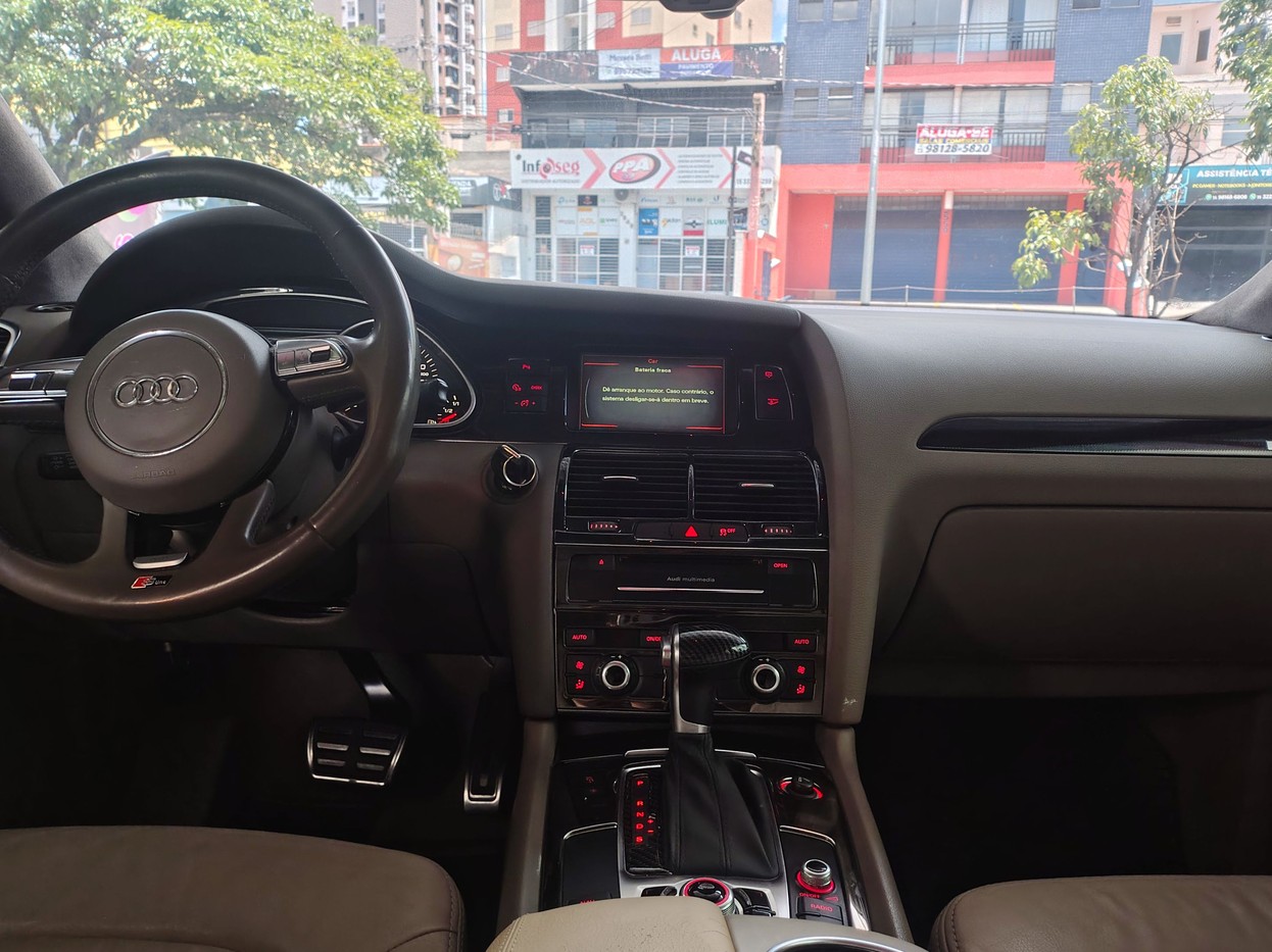 AUDI Q7 3.0 TFSI QUATTRO V6 24V