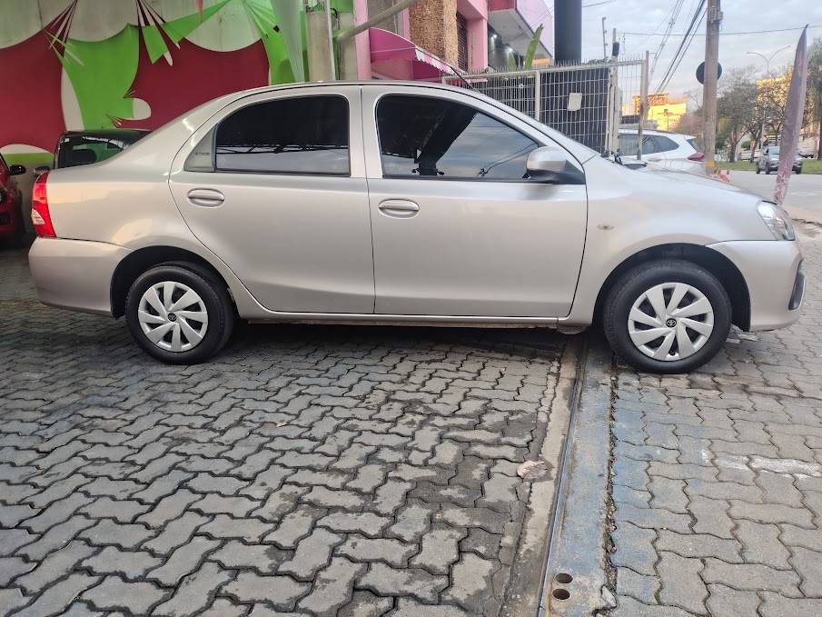TOYOTA ETIOS