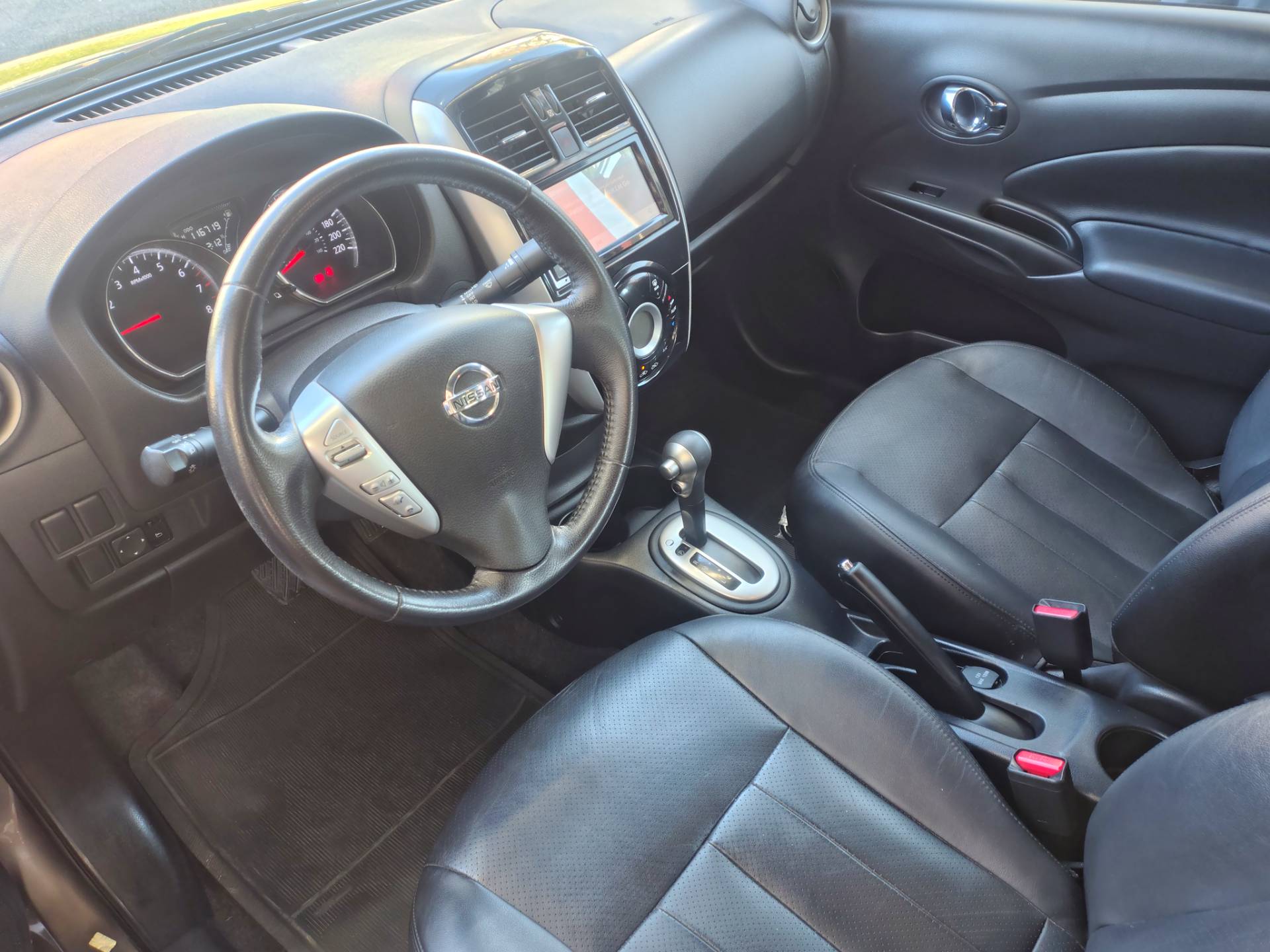 NISSAN VERSA