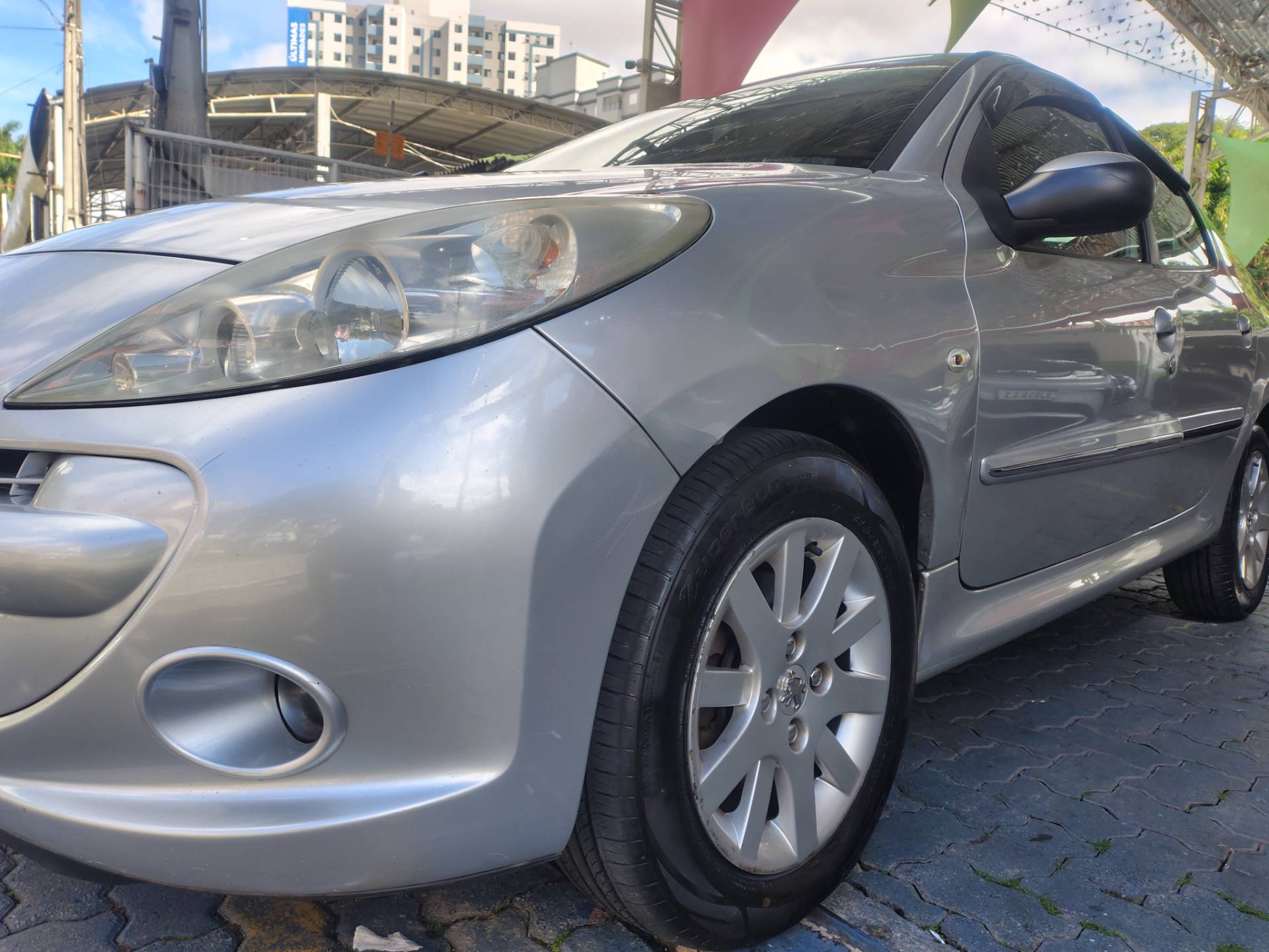 PEUGEOT 207