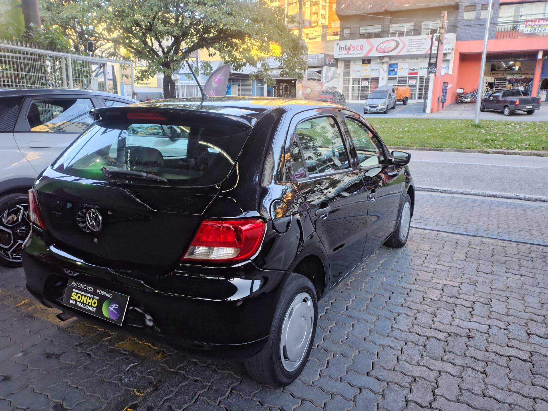VOLKSWAGEN GOL
