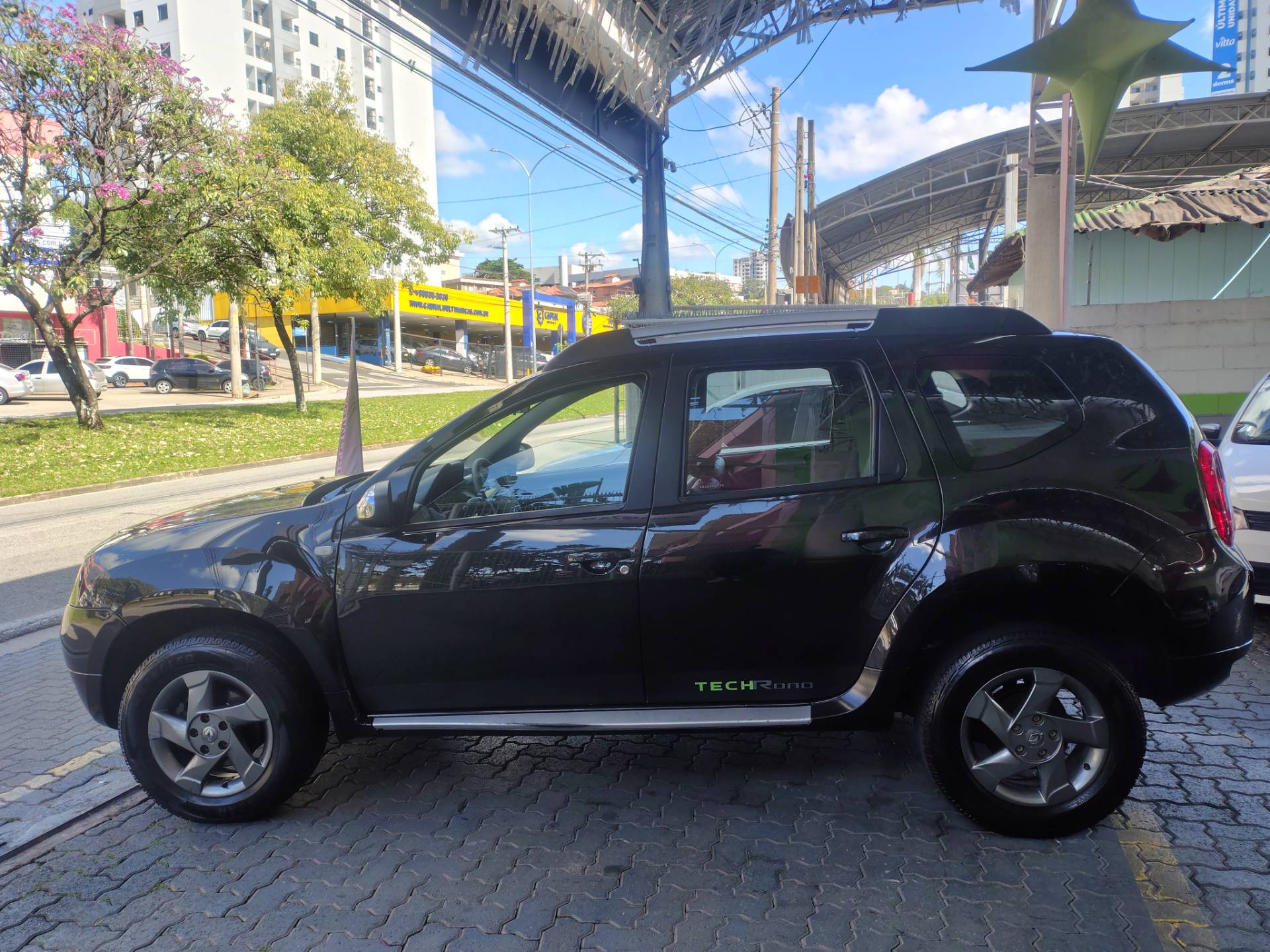 RENAULT DUSTER