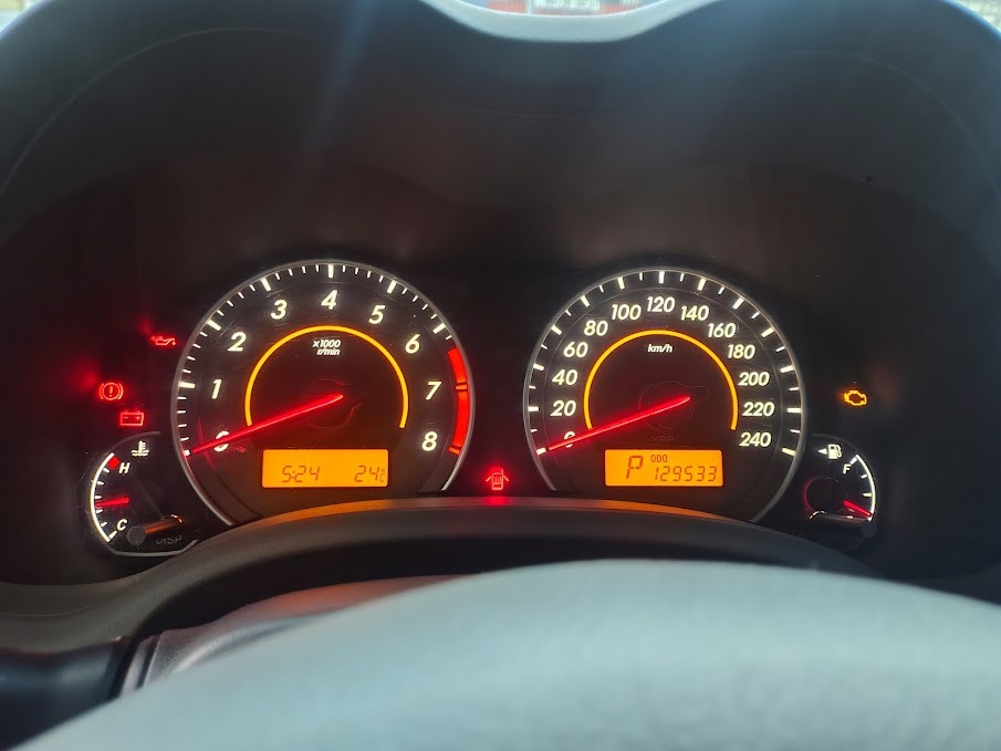 TOYOTA COROLLA