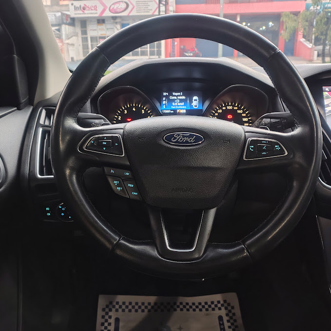 FORD FOCUS