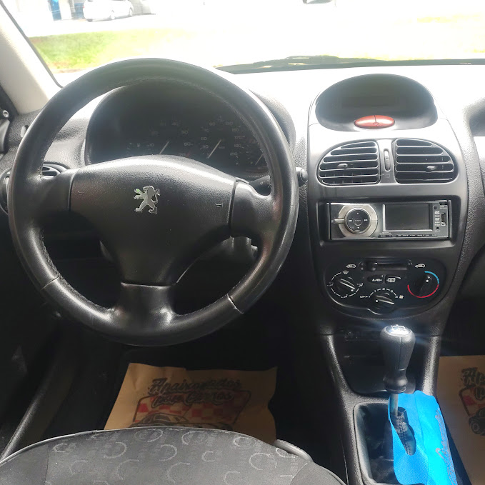 PEUGEOT 206