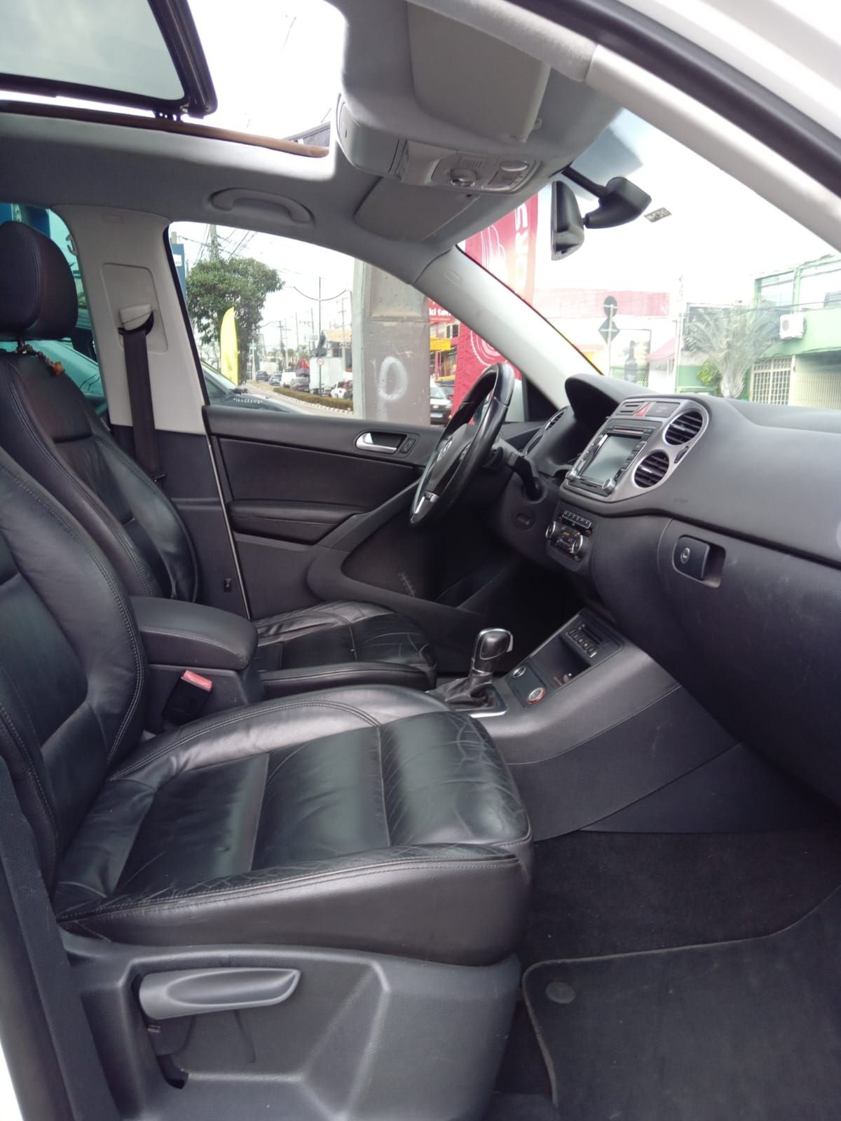 Car Image 11