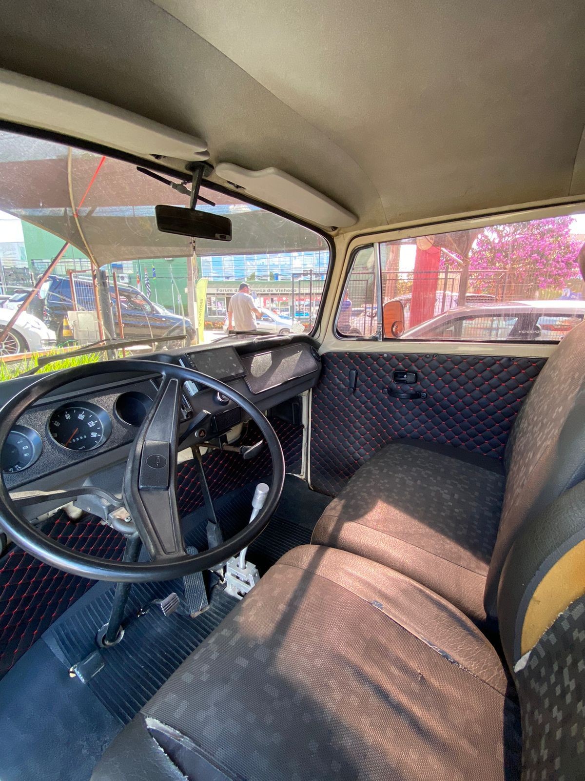 VOLKSWAGEN KOMBI 1.6 FURGÃO 8V