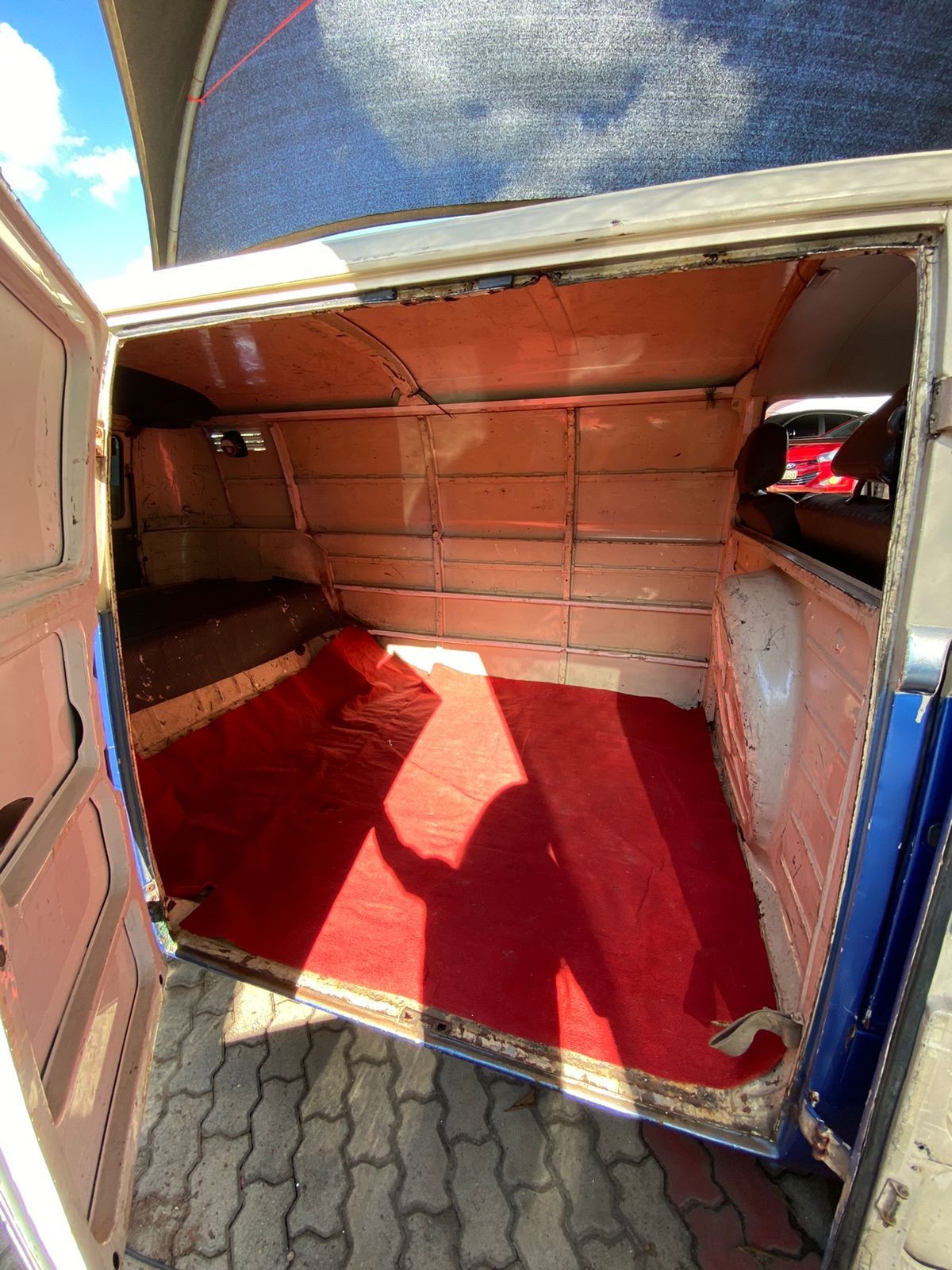 VOLKSWAGEN KOMBI 1.6 FURGÃO 8V